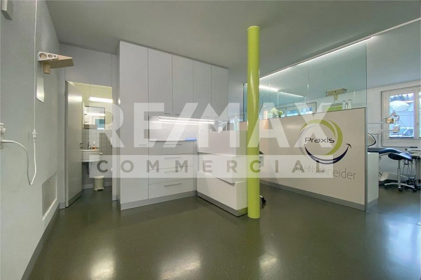 Central commercial premises with versatile potential for use and development... - Photo 4 of 13