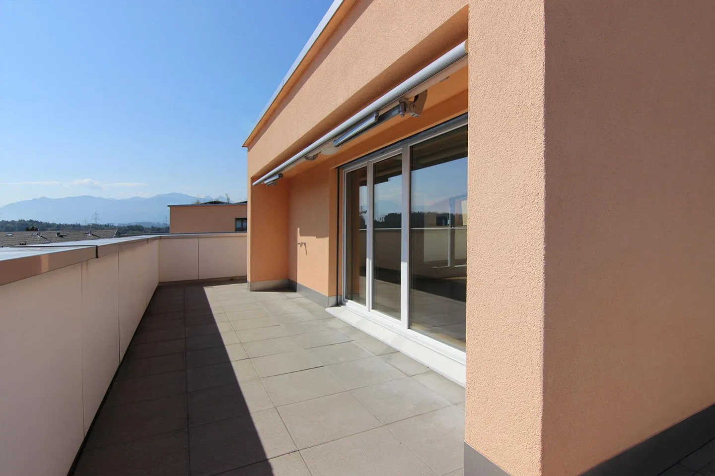 Modernes Penthouse mit Terrasse - Foto 2 von 5