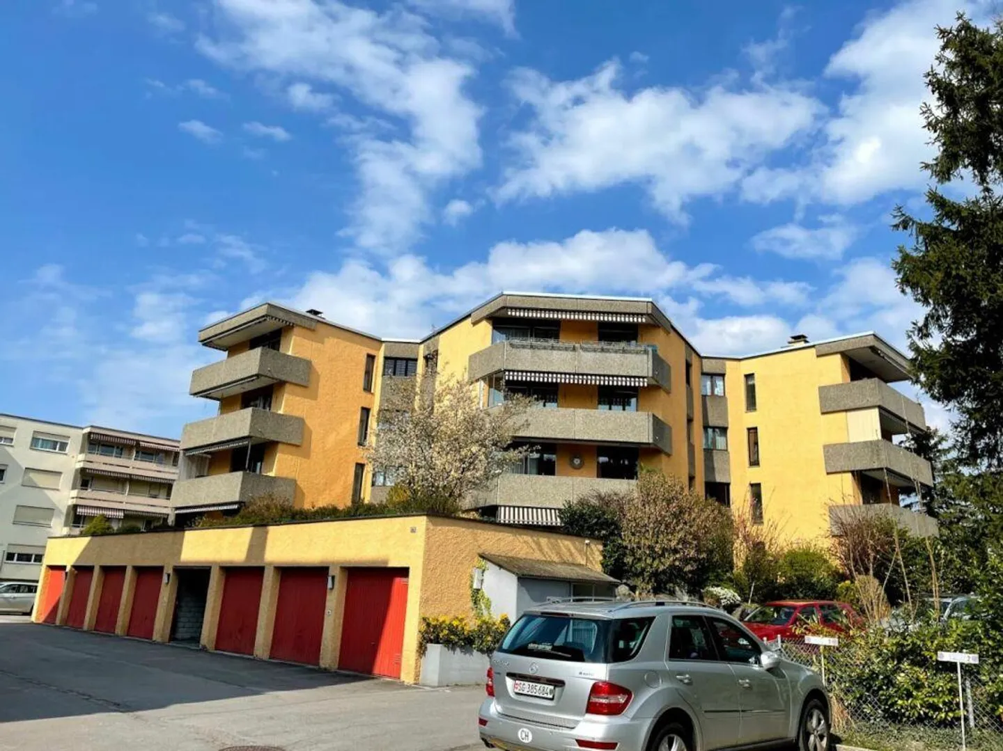 Appartement de 4,5 pièces dans la verdure - Photo 1 sur 12