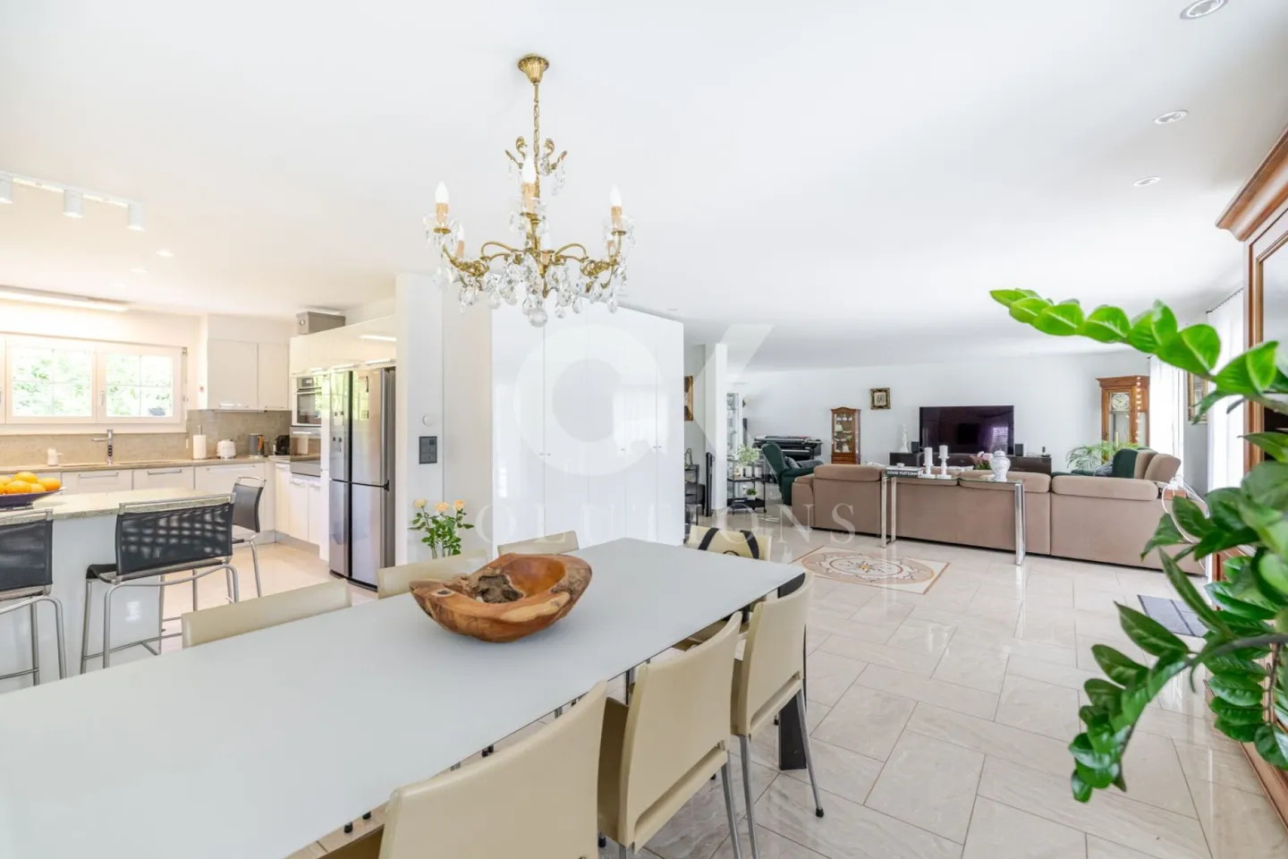 Exclusive Dream Villa with Panoramic View - Luxurious Living in Prime Location! - Photo 9 of 20