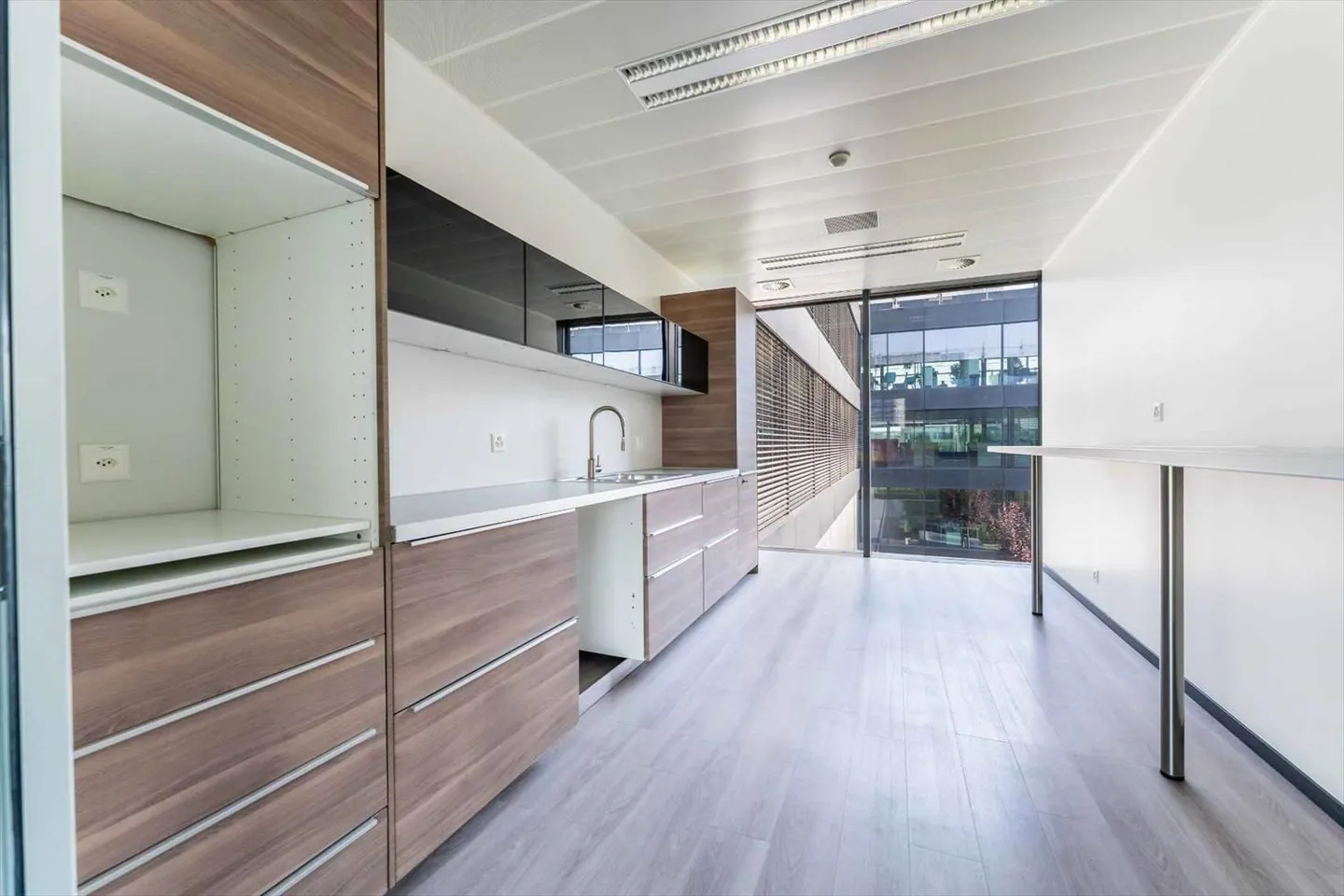 Magnifico spazio amministrativo di circa 350 m2 in un edificio recente a Ver - Foto 7 di 7