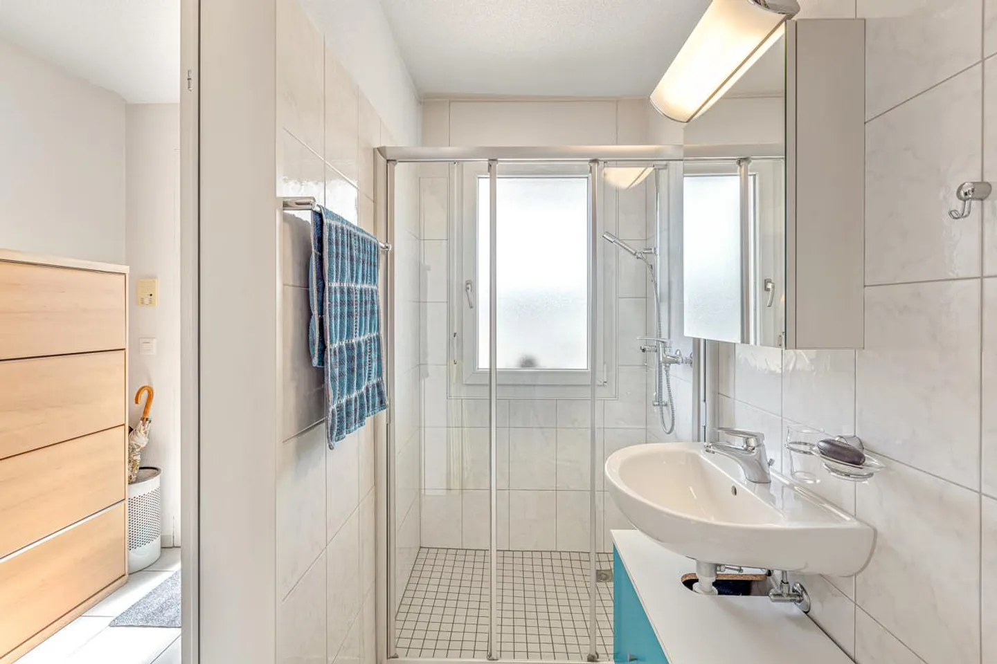 3.5-Zi-Wohnung mit Cheminée, Balkon & Tiefgaragenparkplatz - Foto 10 von 18