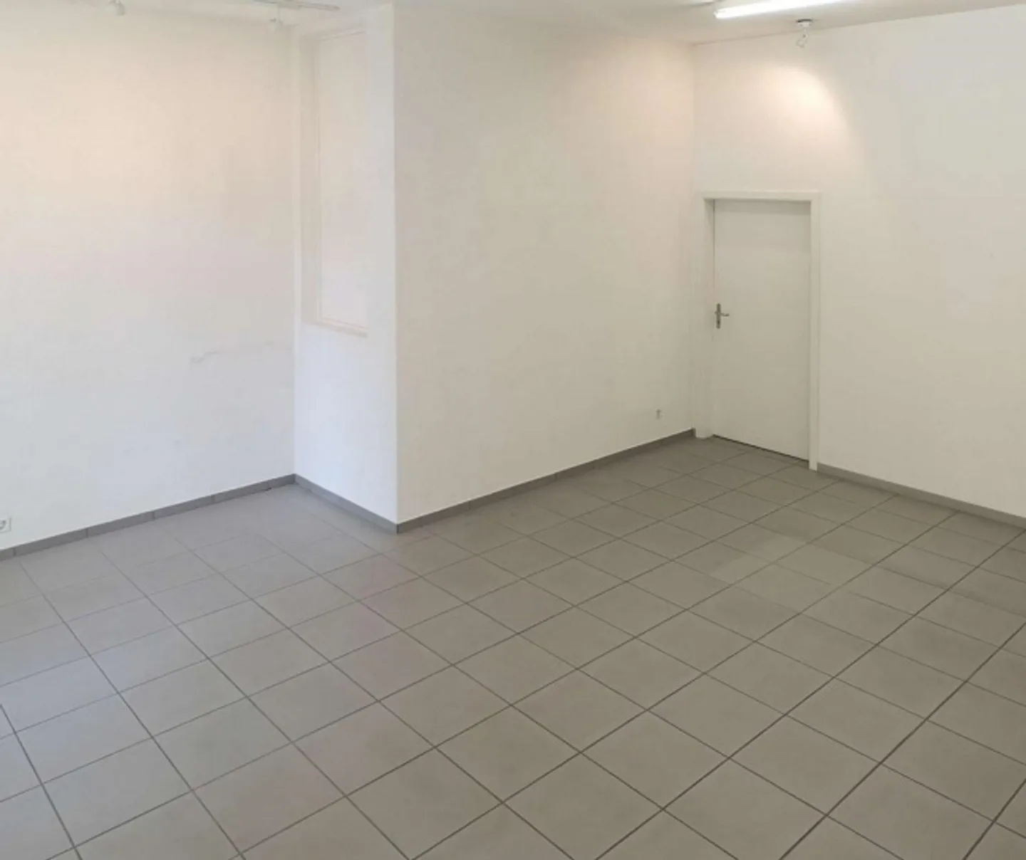 Stockage lumineux dans un bon emplacement - Photo 3 sur 3