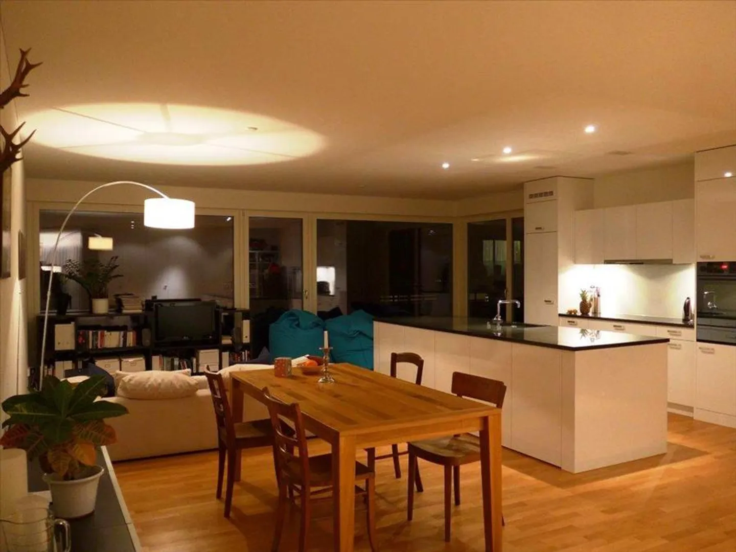 Modern 2.5-room apartment on the 6th floor - Photo 2 of 7