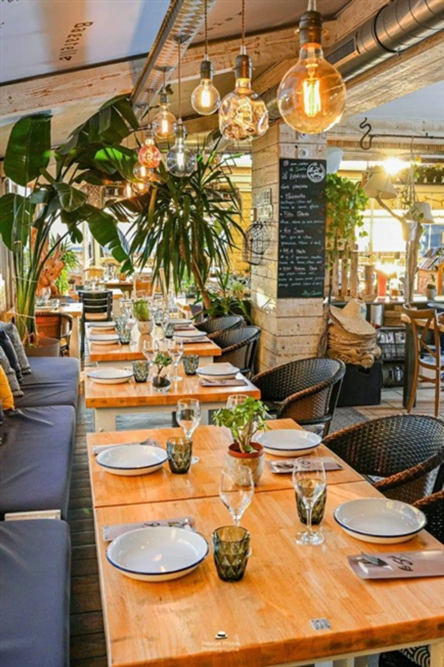 Lausanne Snackbar, Café-Restaurant with Terrace and Lottery - Photo 1 of 1