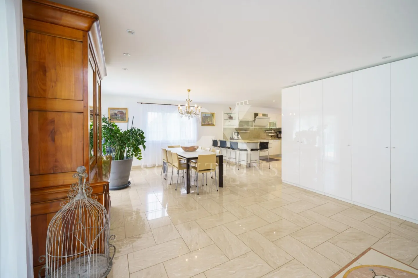 Exclusive Dream Villa with Panoramic View - Luxurious Living in Prime Location! - Photo 10 of 20