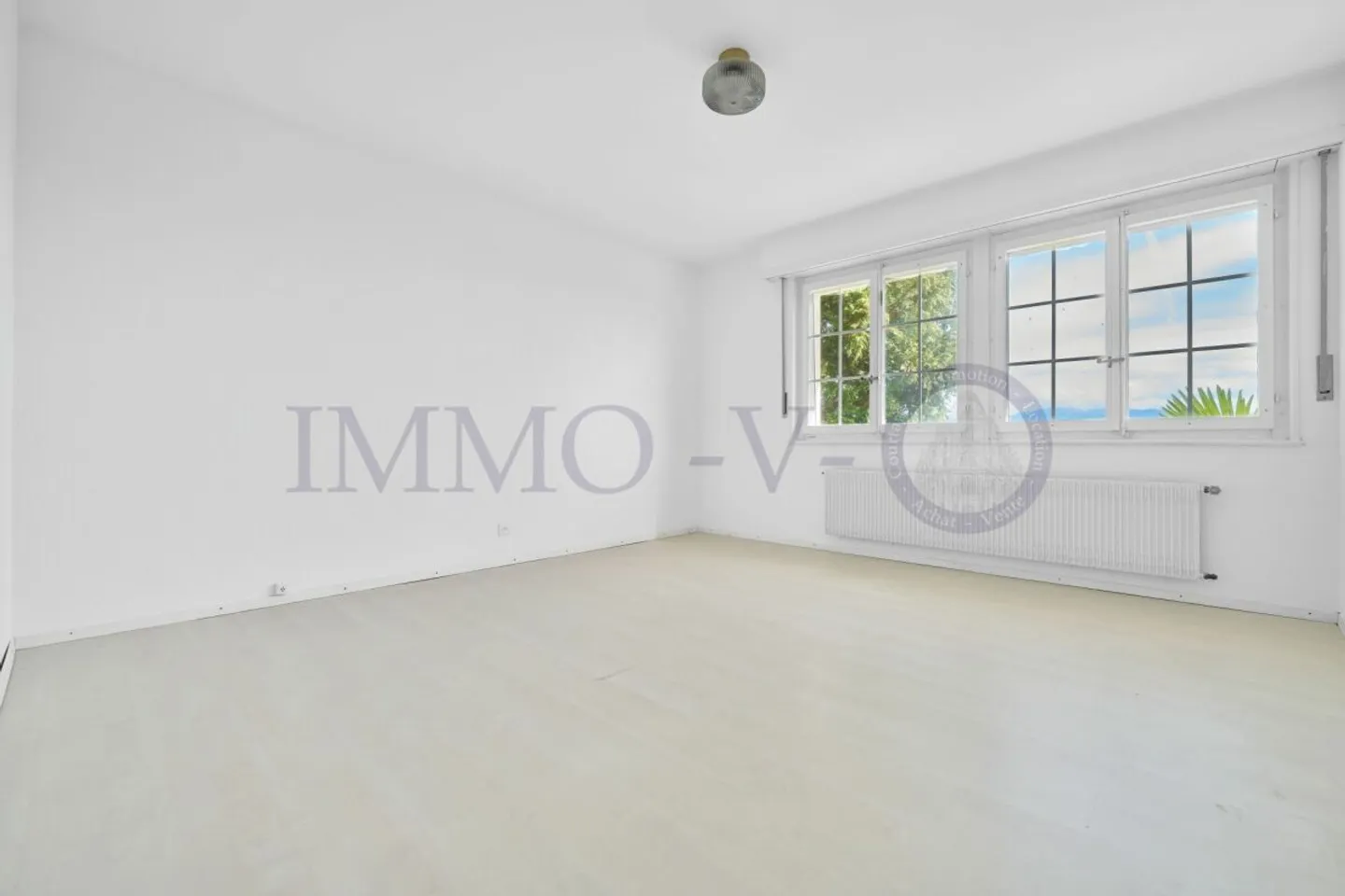 Geräumig mit Garten, Pool und Seeblick - Foto 11 von 16