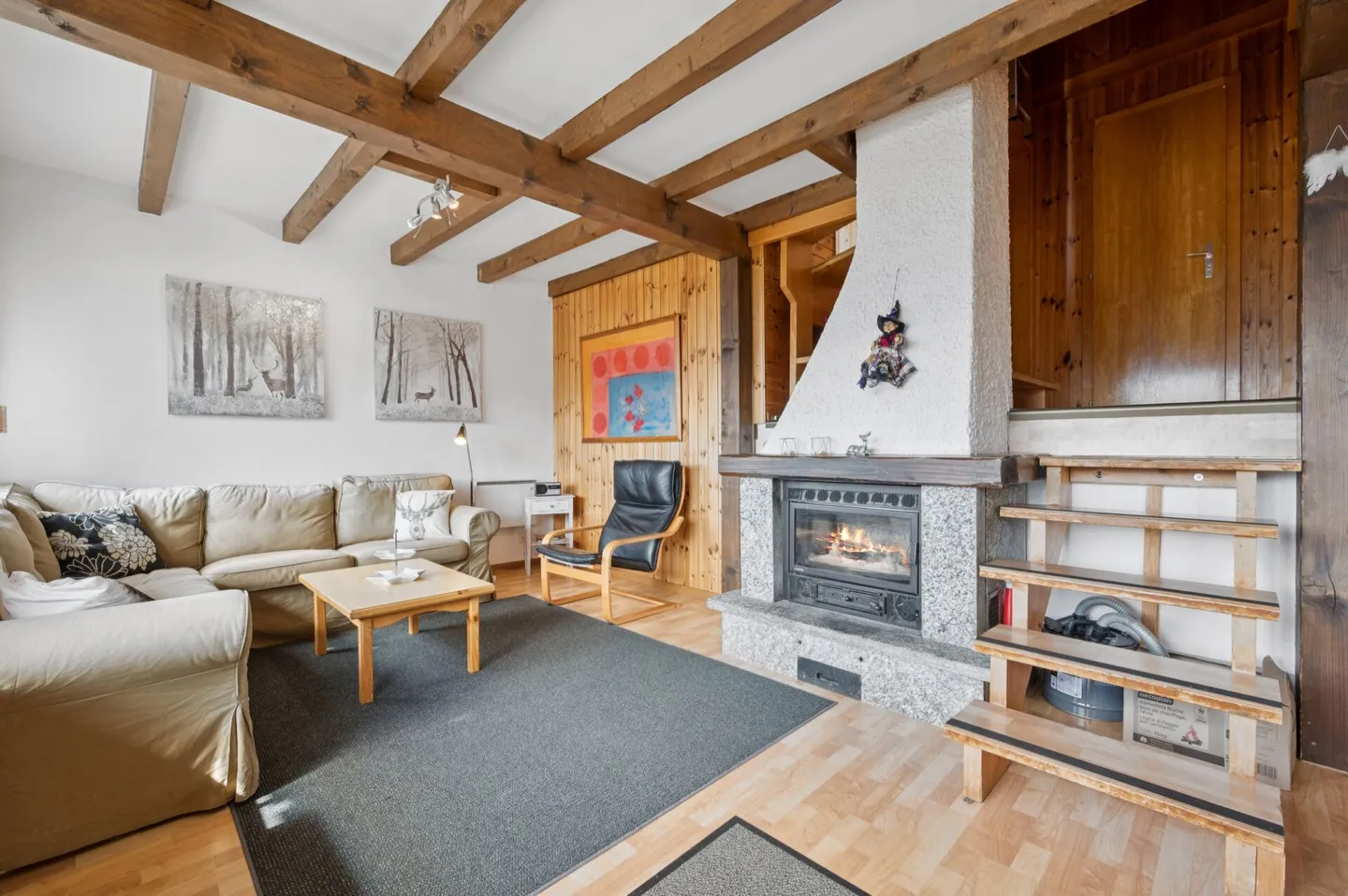 4.5-Room Holiday Paradise with Sunny Terrace and Mountain Backdrop - Photo 3 of 13