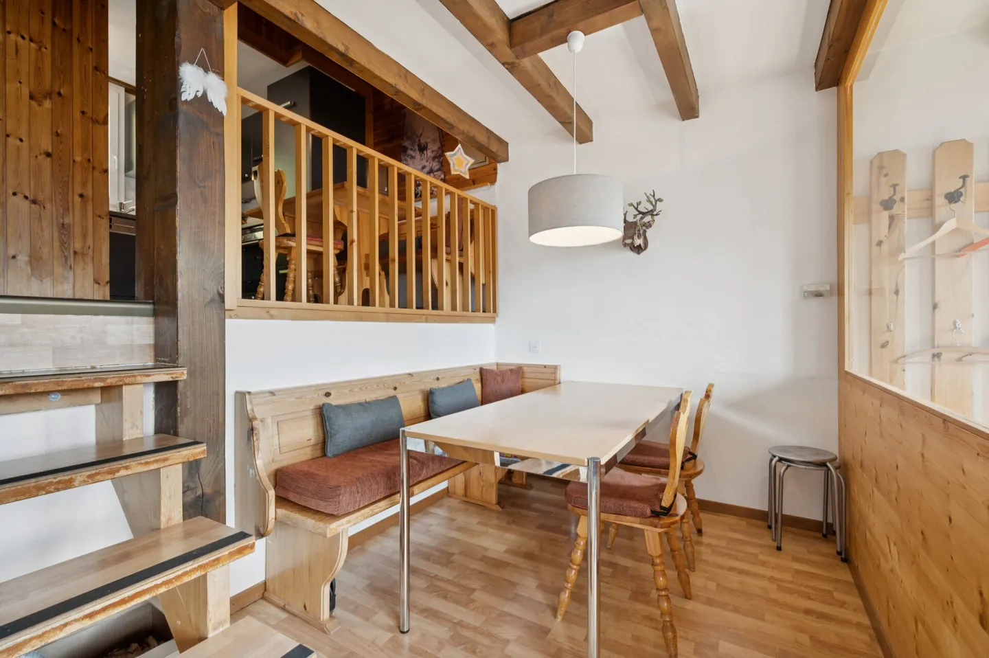 4.5-Room Holiday Paradise with Sunny Terrace and Mountain Backdrop - Photo 4 of 13