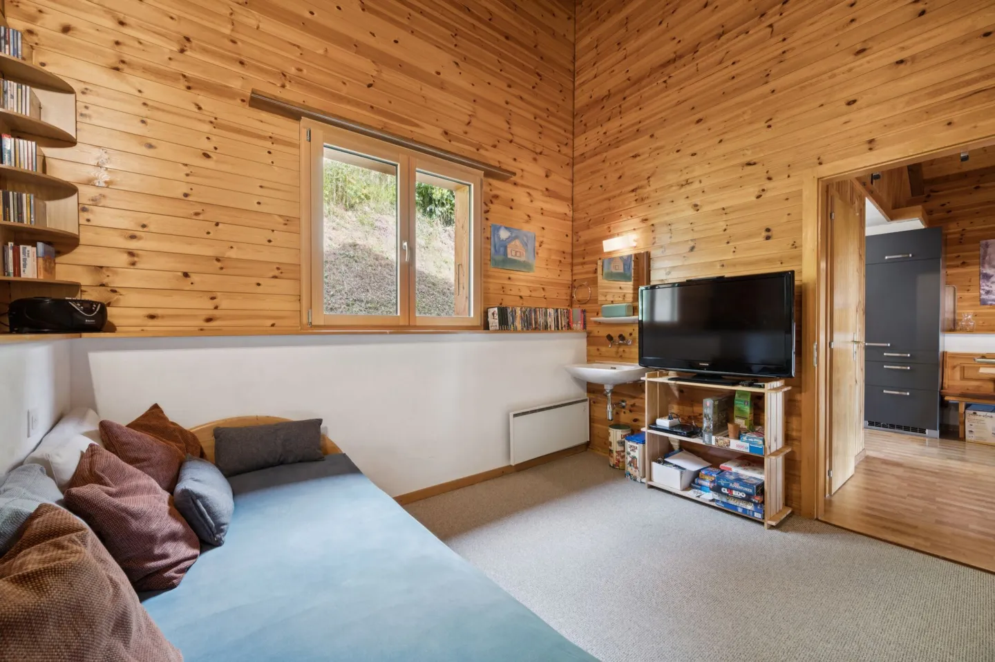 4.5-Room Holiday Paradise with Sunny Terrace and Mountain Backdrop - Photo 8 of 13