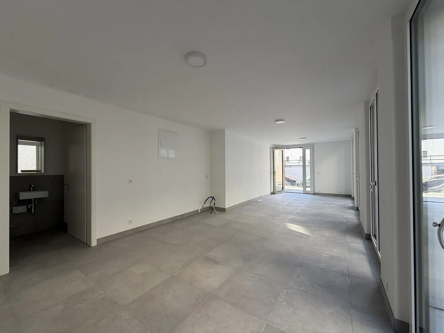 Espace de vente à louer - Photo 4 sur 5