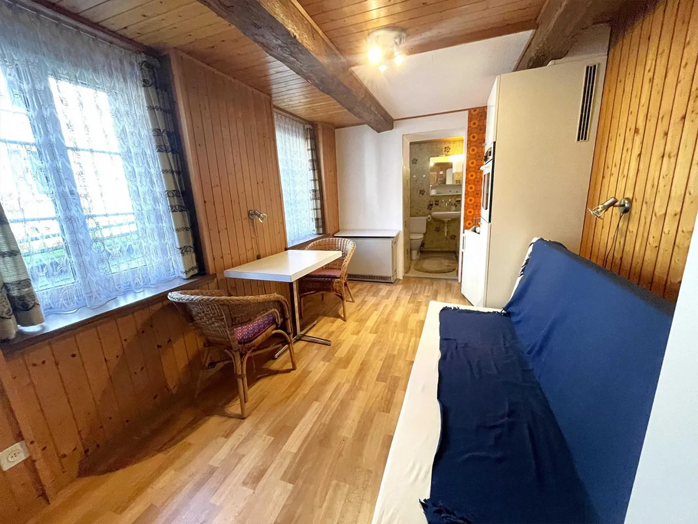 Monolocale arredato con angolo cottura e doccia/WC in centro - Foto 3 di 5