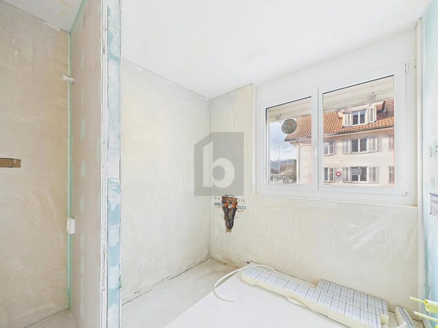 Luminoso e moderno in una posizione centrale - Foto 5 di 6