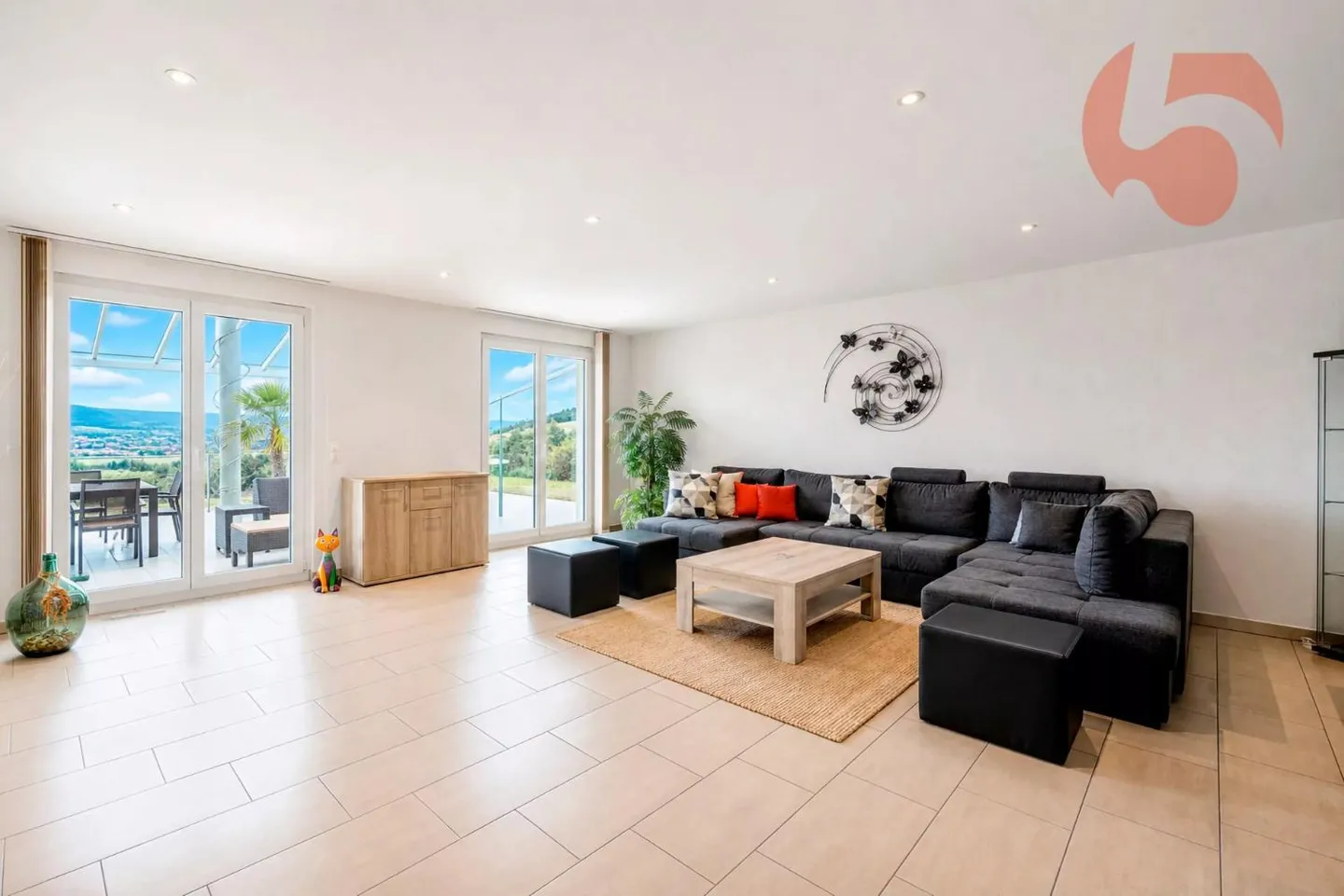 Magnificent 4.5-room villa with panoramic view of the Jura and the countryside - Photo 4 of 13