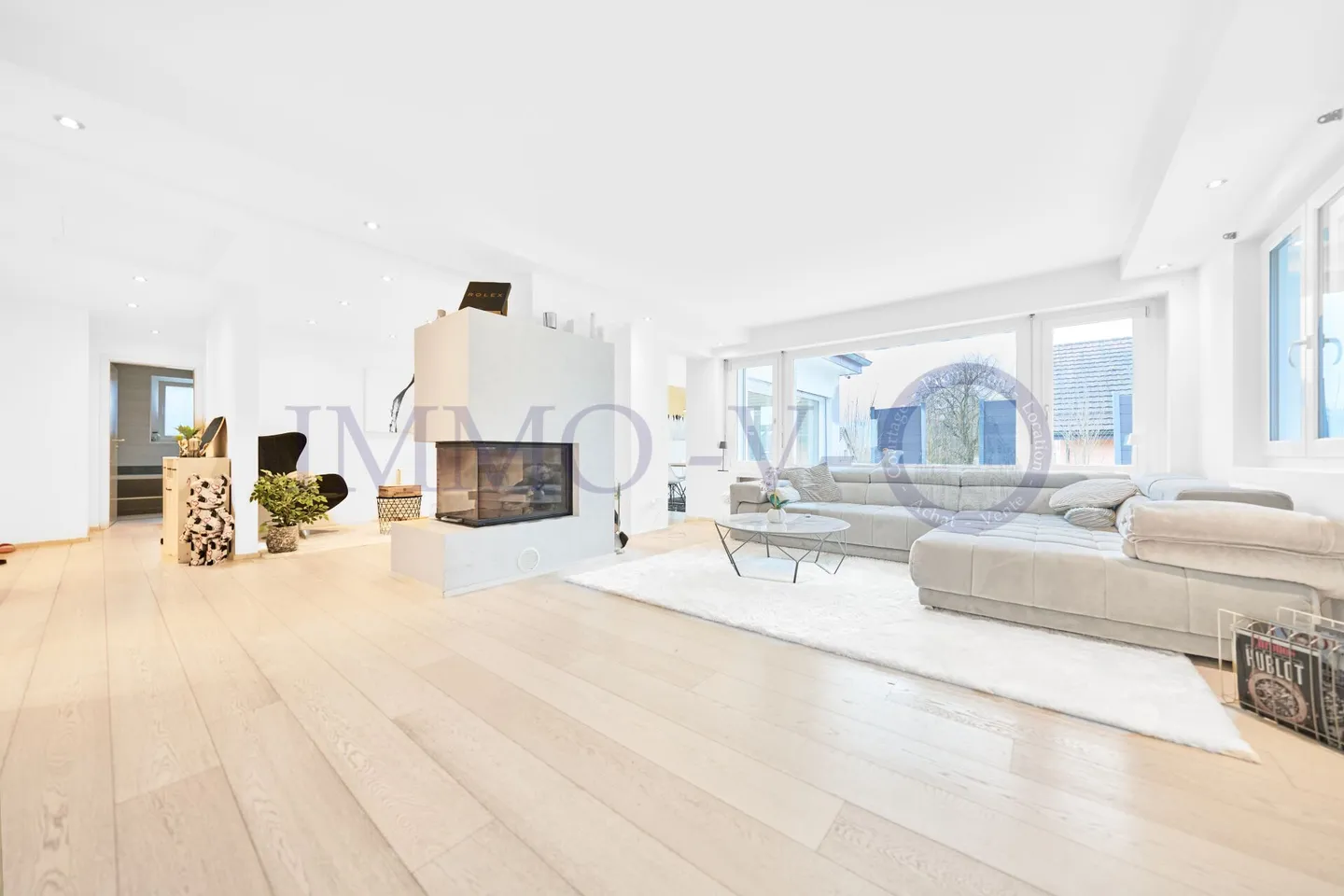 GERÄUMIGE HOCHWERTIGE VILLA MIT GROSSEN GARTEN UND SCHWIMMBAD - Foto 6 von 13