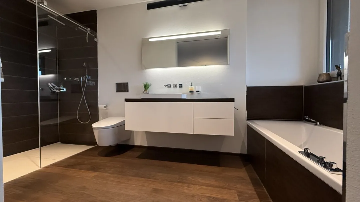 Modernes Apartment mit Seesicht - Foto 5 von 11