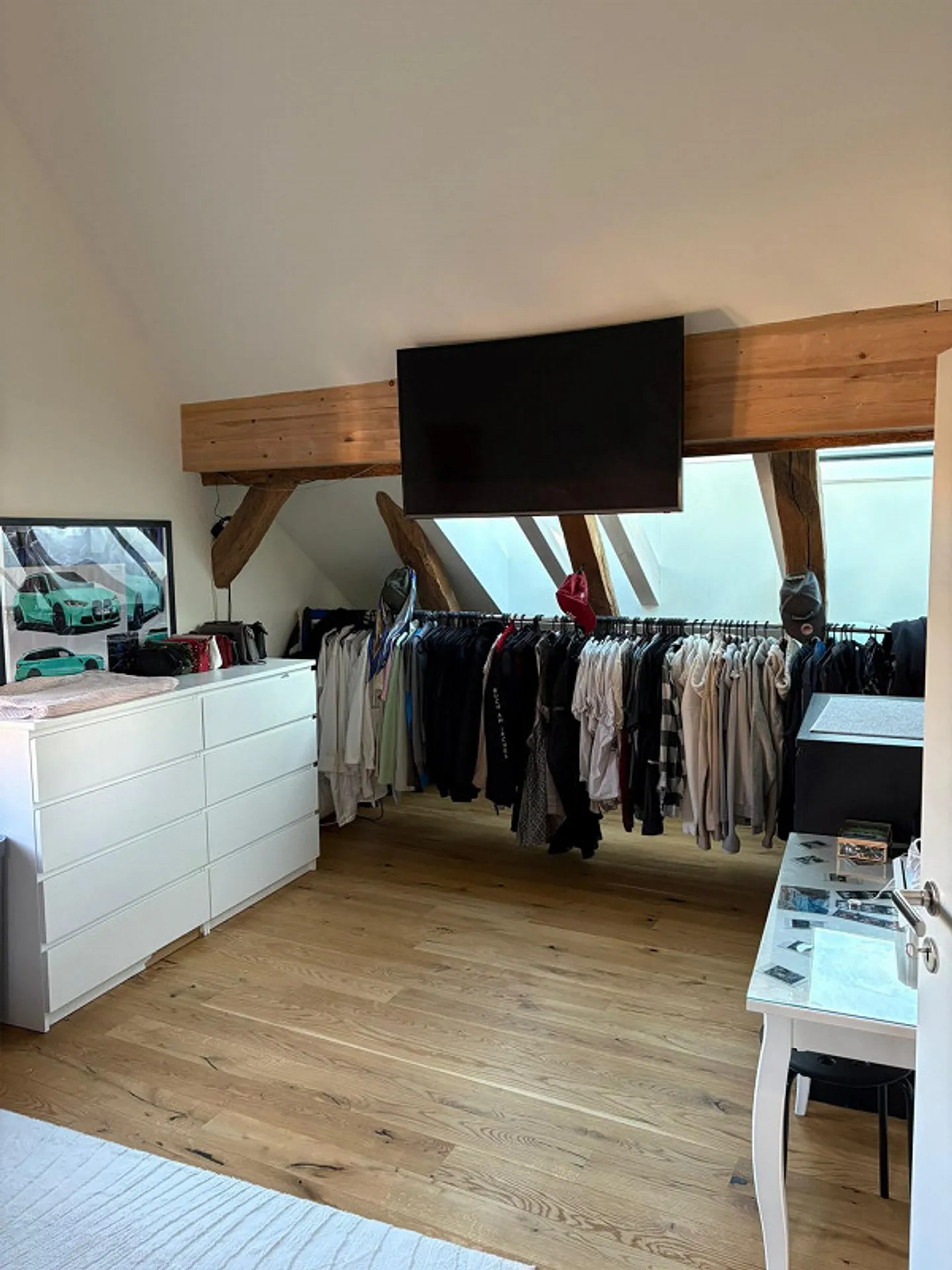 Charmante et moderne appartement de 3 pièces avec une ambiance rustique - Photo 5 sur 8