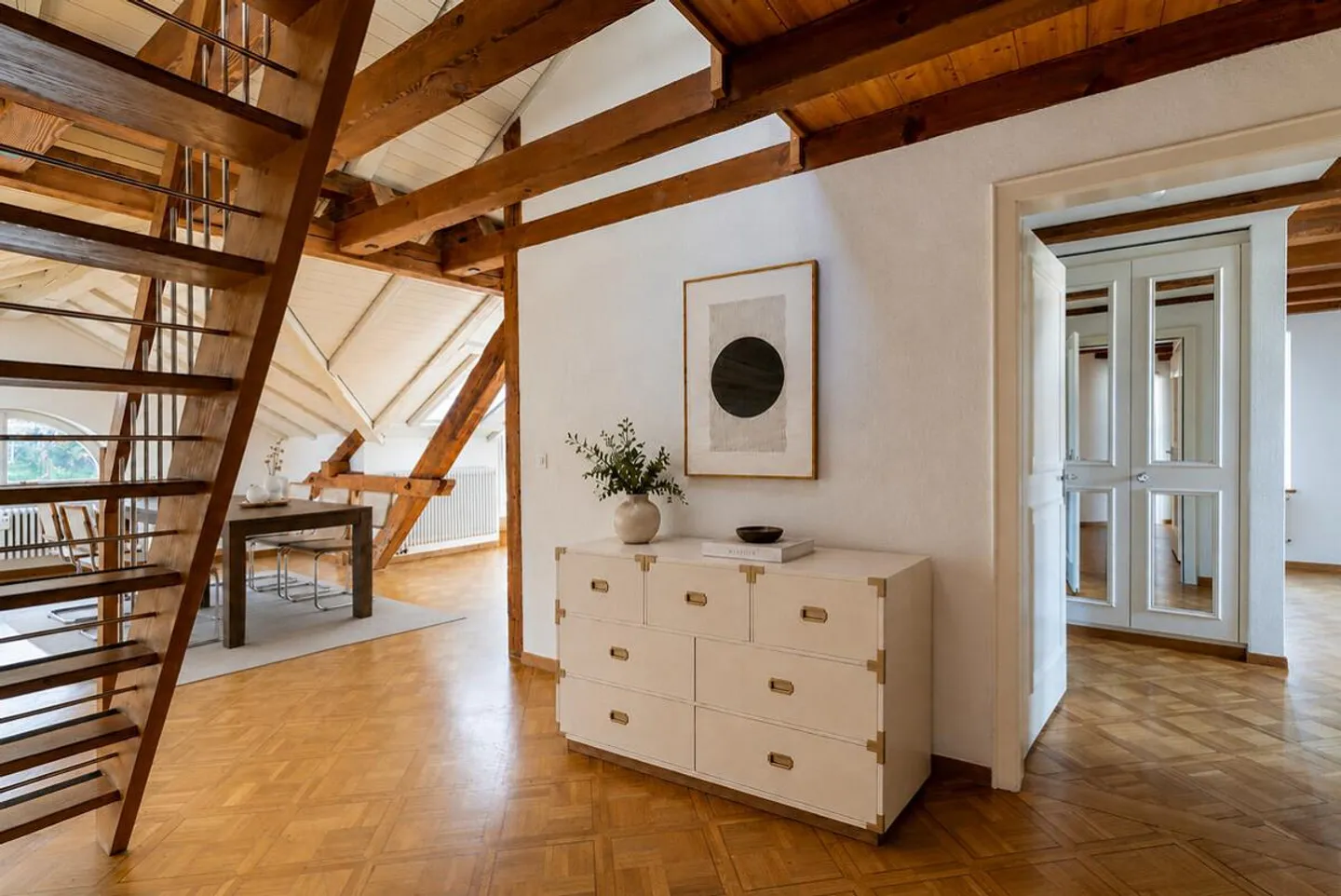 Zurigo: appartamento storico con galleria e camino - Foto 2 di 6