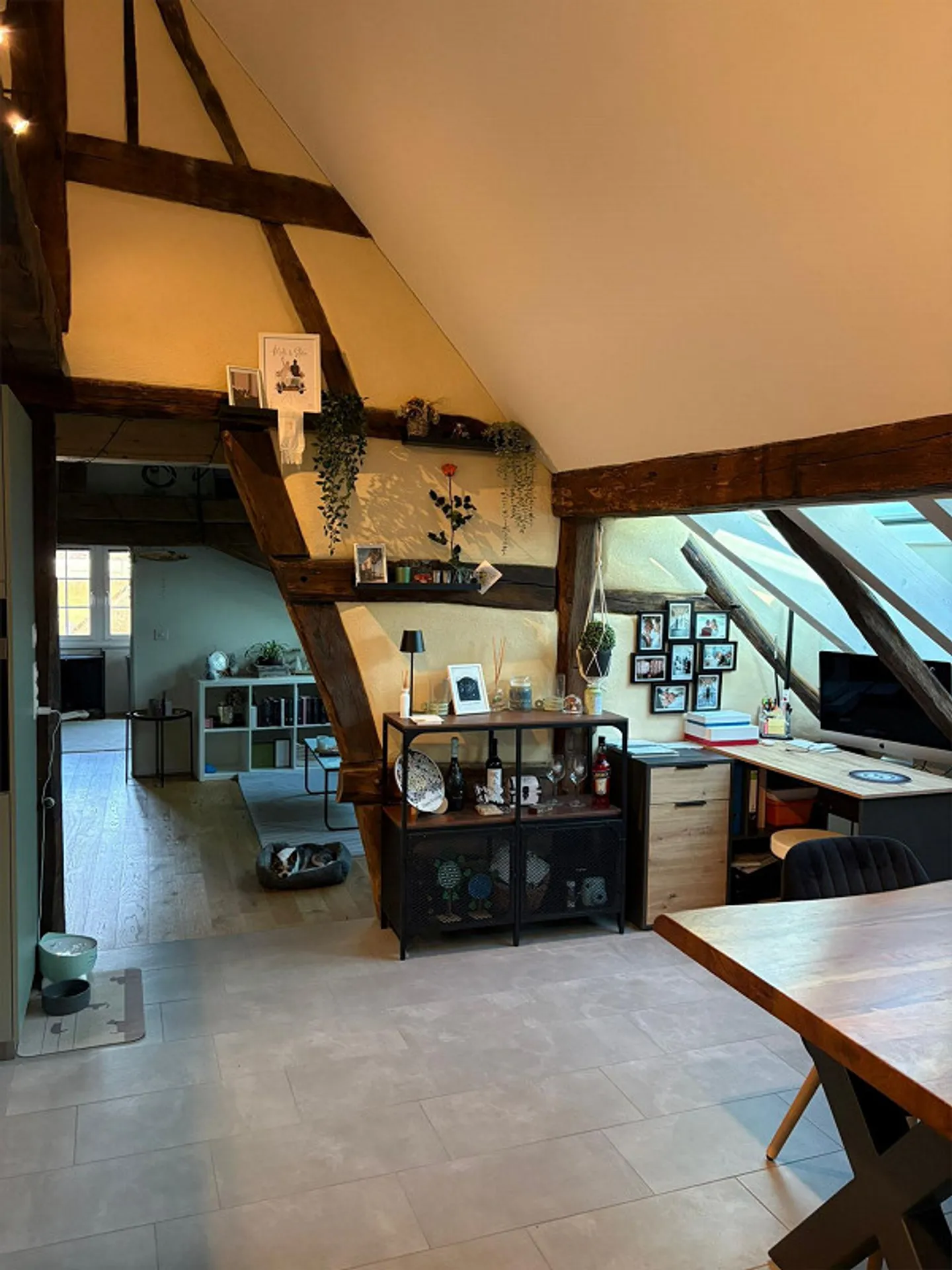 Charmante et moderne appartement de 3 pièces avec une ambiance rustique - Photo 6 sur 8