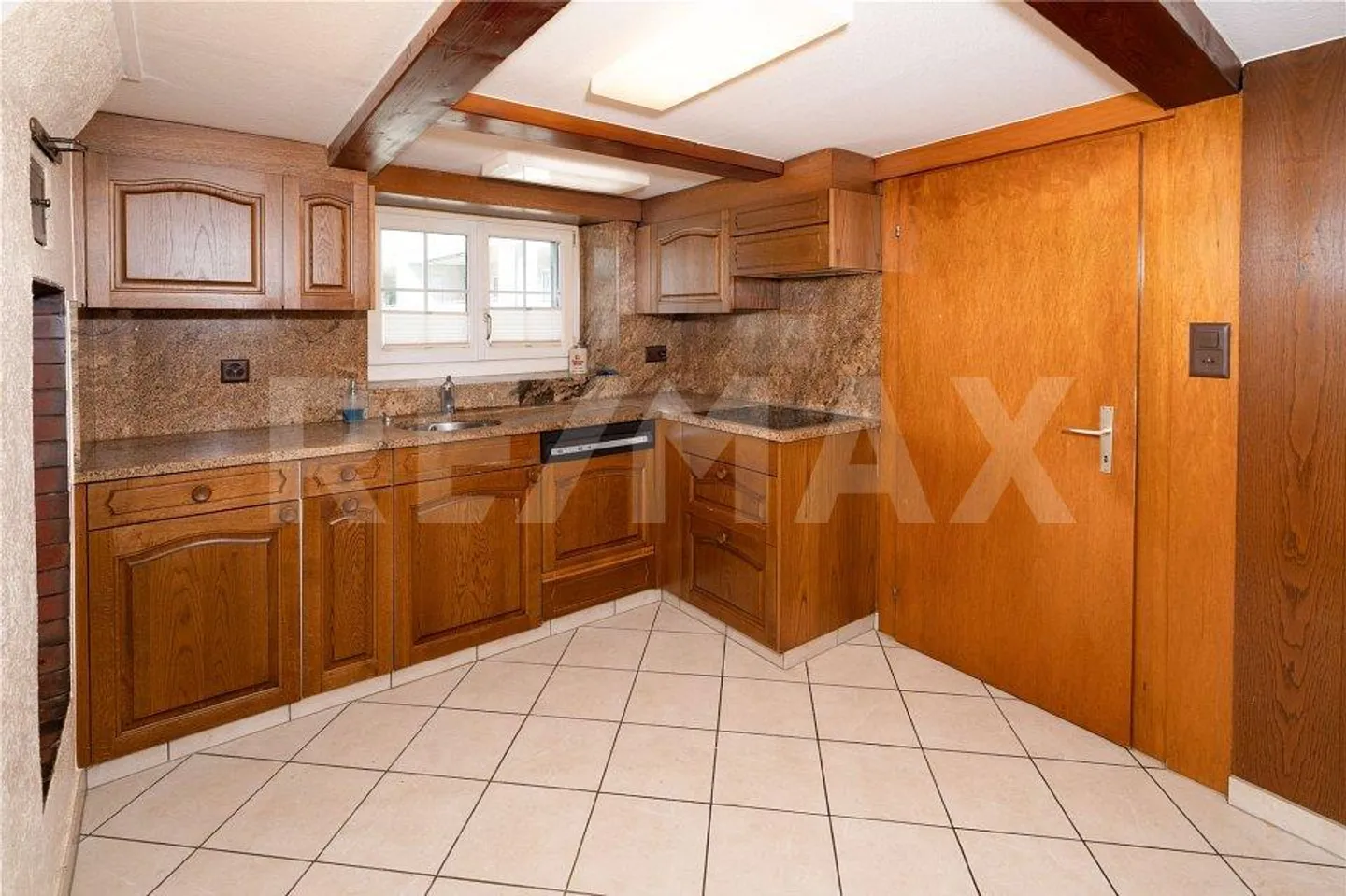 Zentral, gemütlich, mit grossem Garten und separatem Garagengebäude - Photo 6 of 9