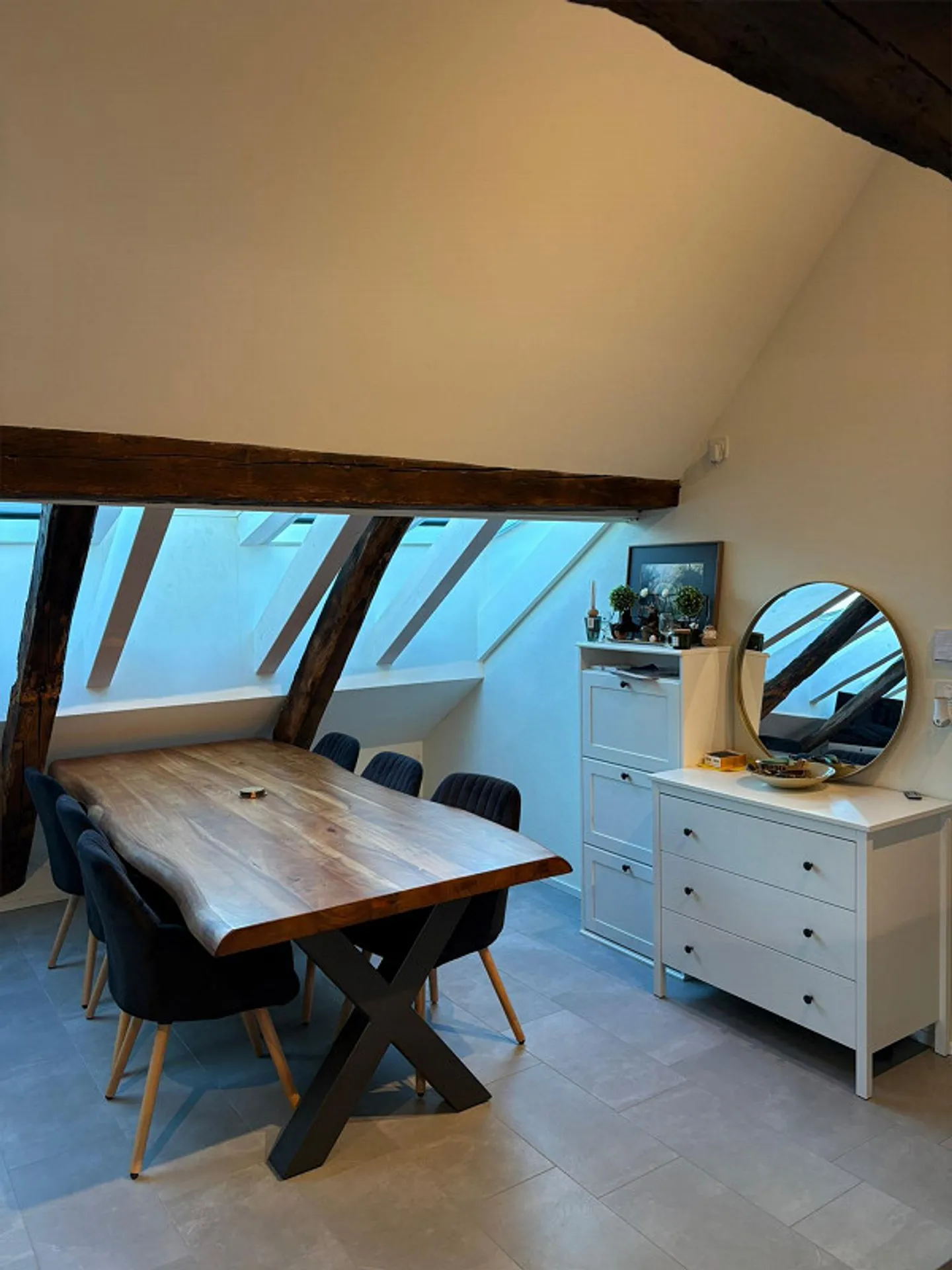 Charmante et moderne appartement de 3 pièces avec une ambiance rustique - Photo 7 sur 8