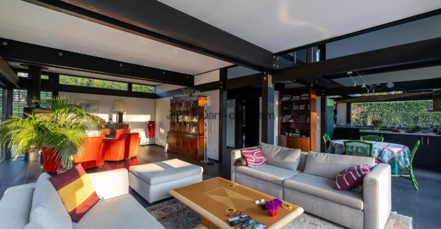 Superb bright house on the edge of the Geneva Golf Club - Photo 4 of 8