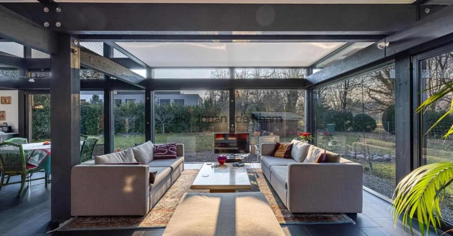 Superb bright house on the edge of the Geneva Golf Club - Photo 2 of 8