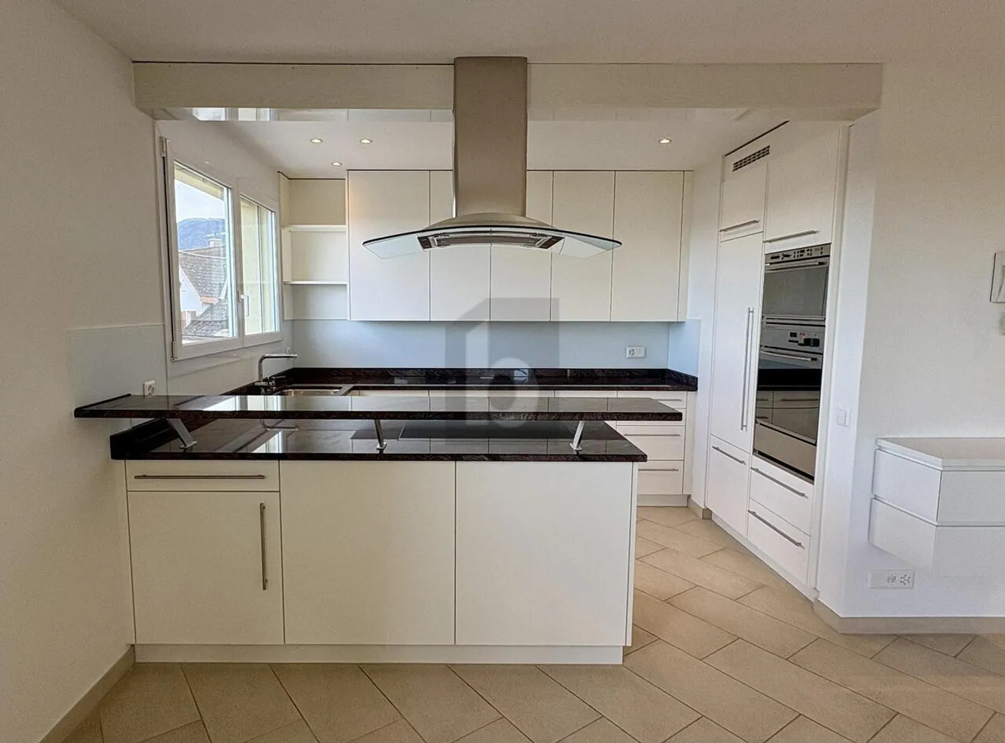 EMPLACEMENT CENTRAL AVEC VUE MERVEILLEUSE - Photo 4 sur 6