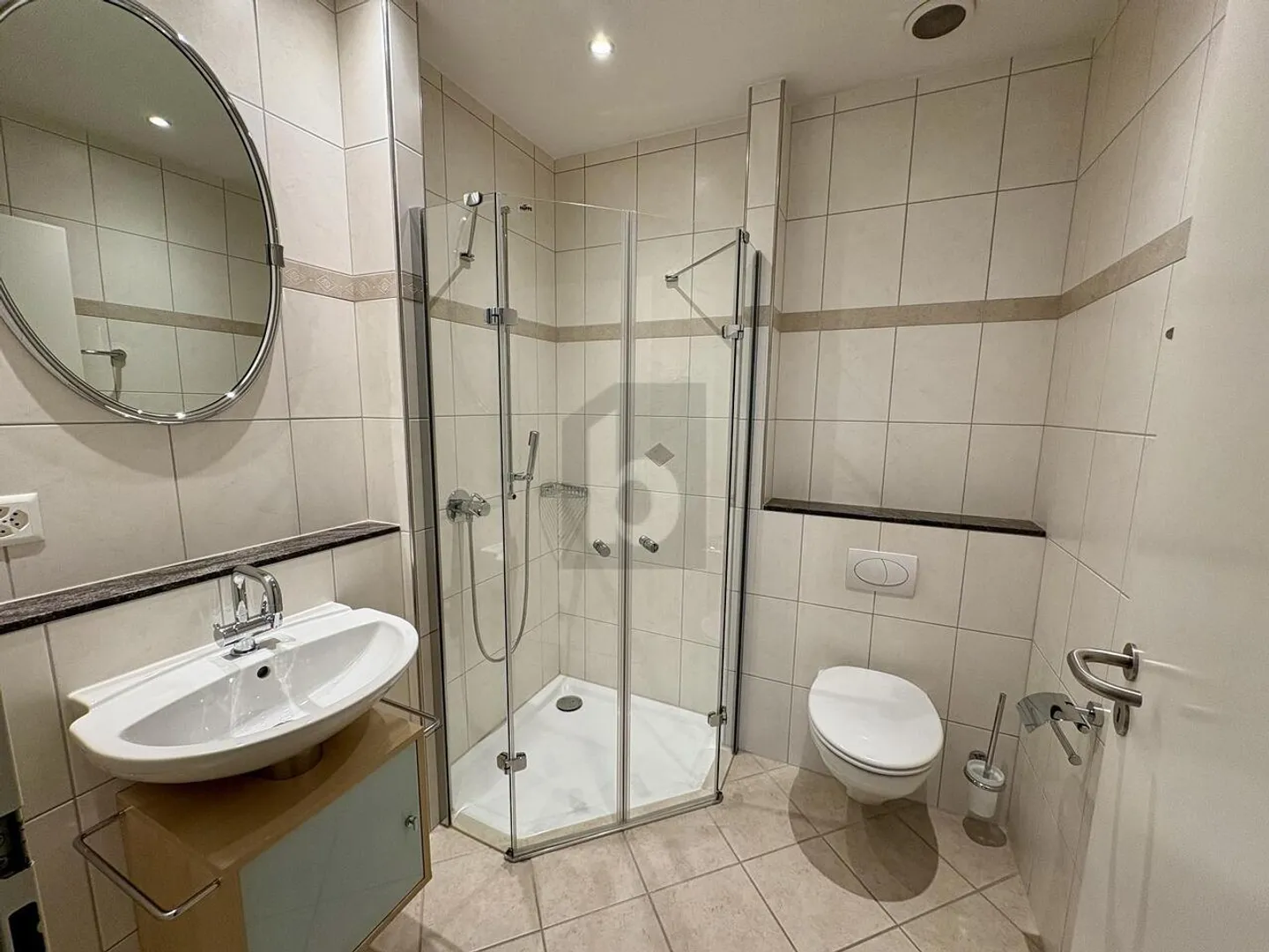 EMPLACEMENT CENTRAL AVEC VUE MERVEILLEUSE - Photo 5 sur 6