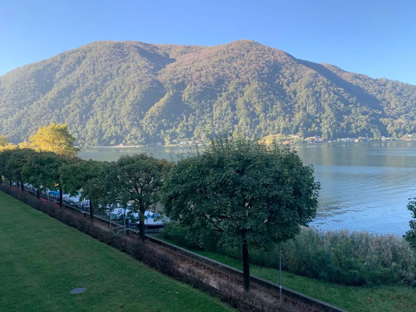 LUGANO - MAROGGIA Schönes 4.5-Zimmer-Apartment direkt am See - Foto 1 von 8