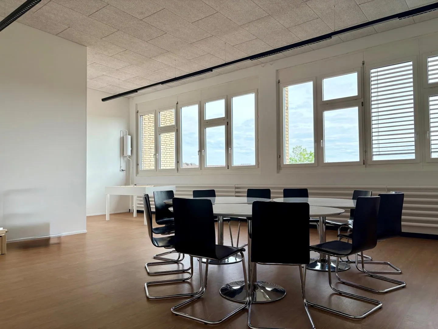 Spazi per uffici / atelier moderni in affitto a Wangen-Brüttisellen - Foto 2 di 11