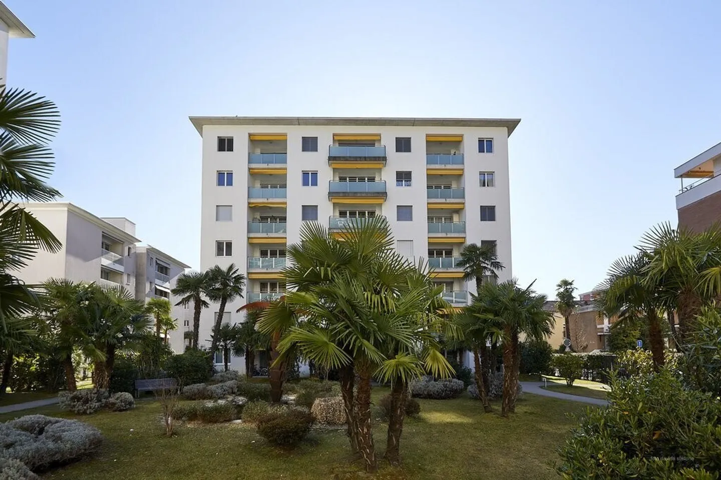 Bright 4.5-room apartment immersed in greenery - Photo 1 of 11