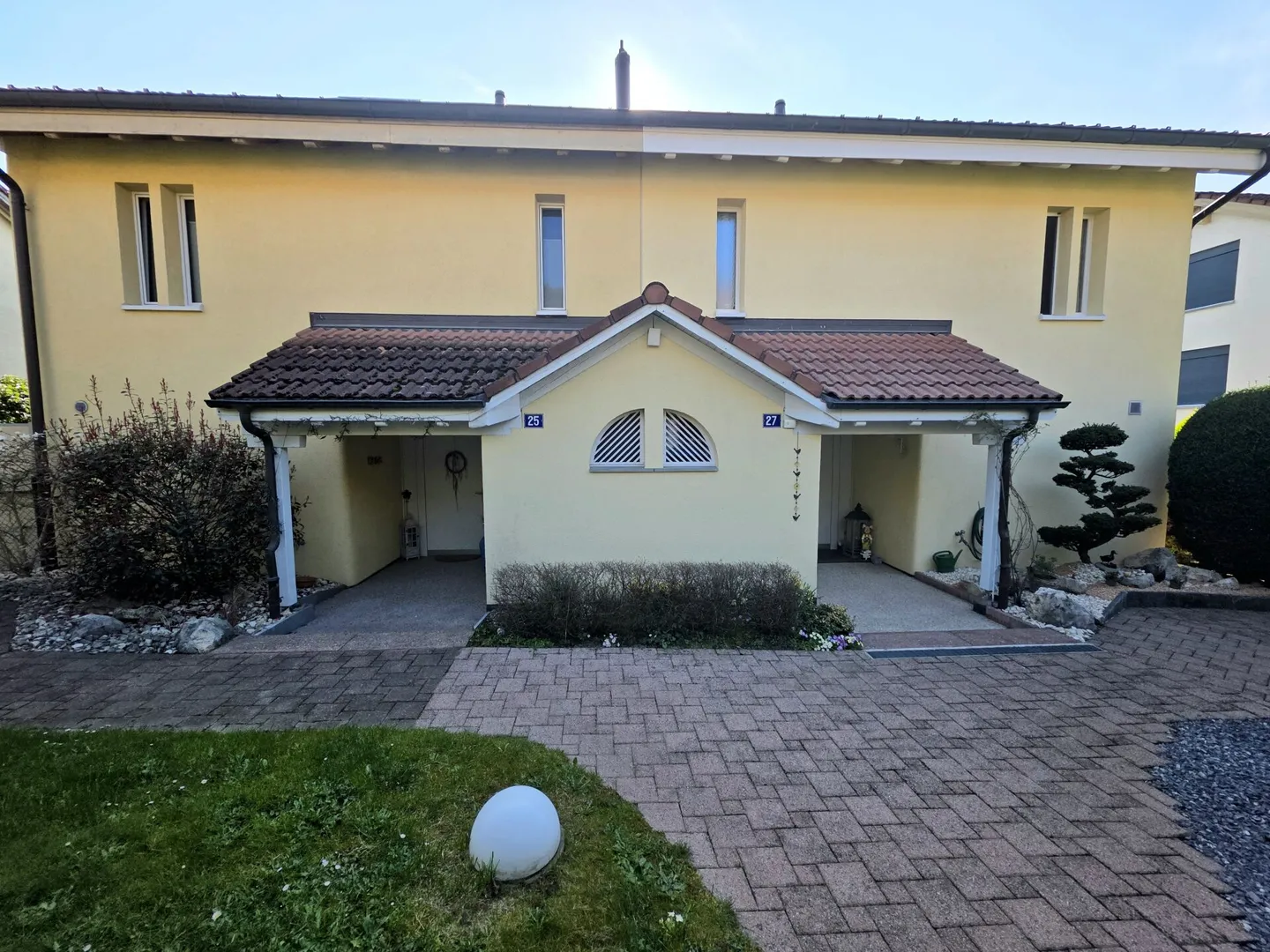 Charmantes Doppelhaus mit Garten - Foto 3 von 22