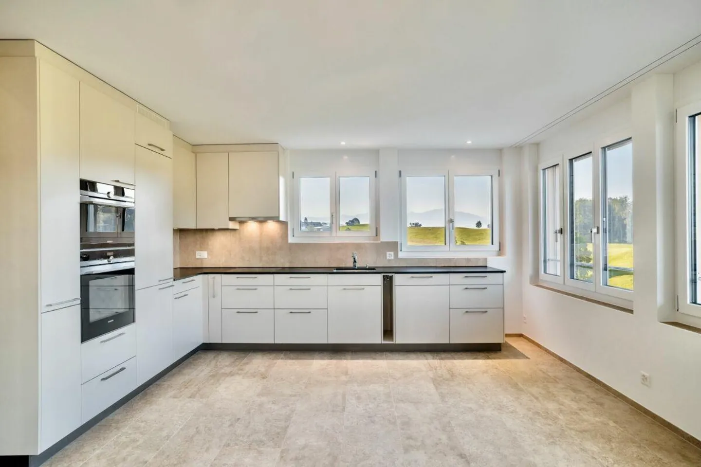 Sonnige Wohnung in ruhiger Lage - Foto 1 von 10