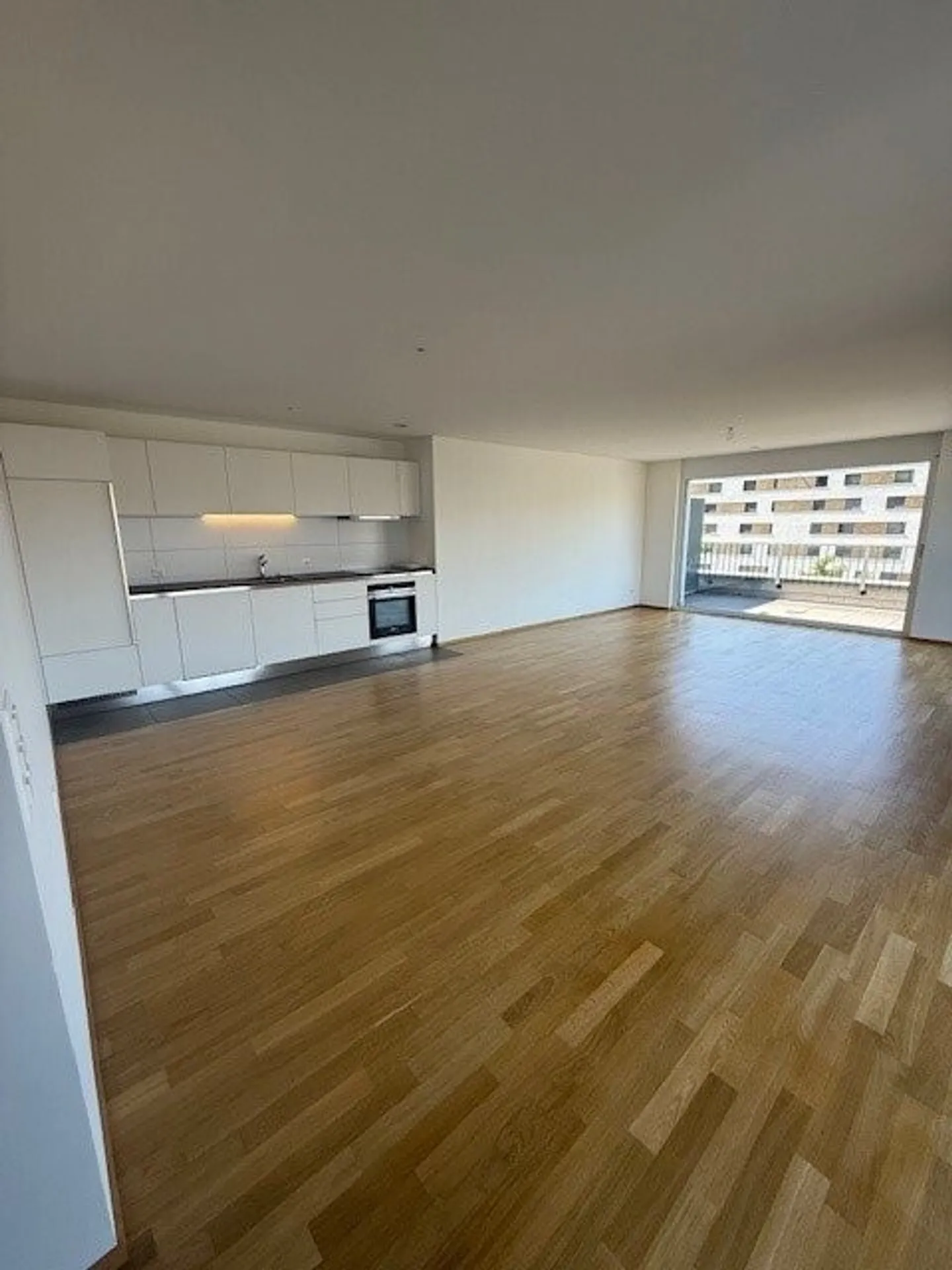 Esclusivo appartamento attico di 3,5 stanze con grande terrazza - Foto 3 di 10