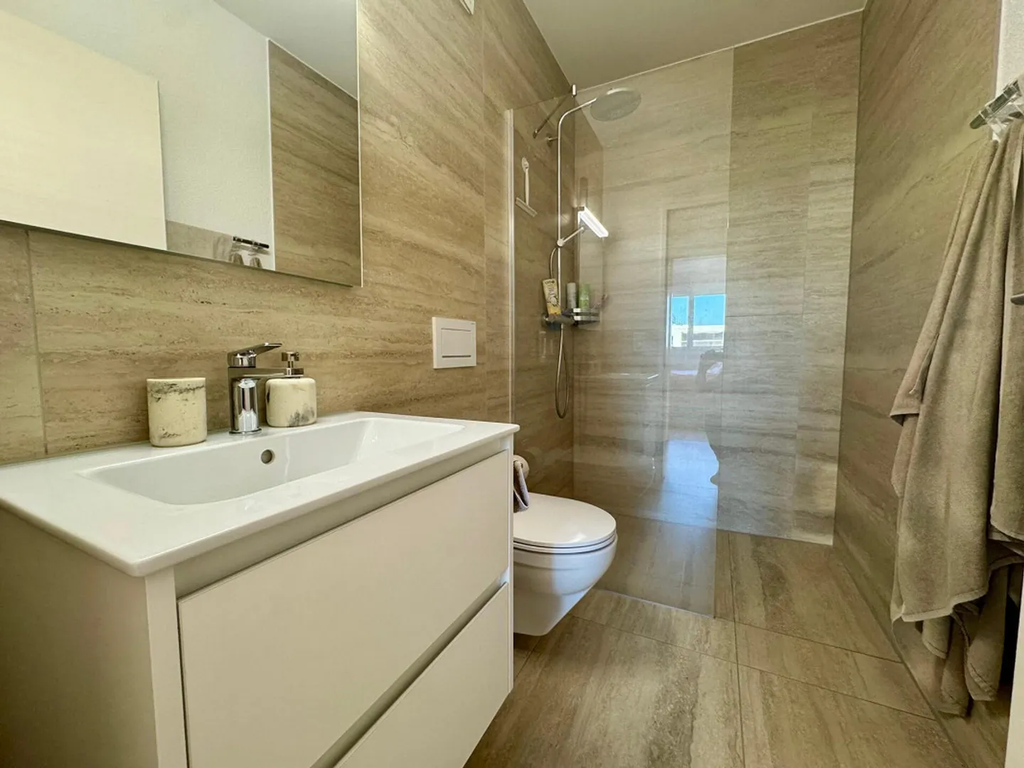 Spacieux avec confort et vue dégagée ! - Photo 11 sur 12