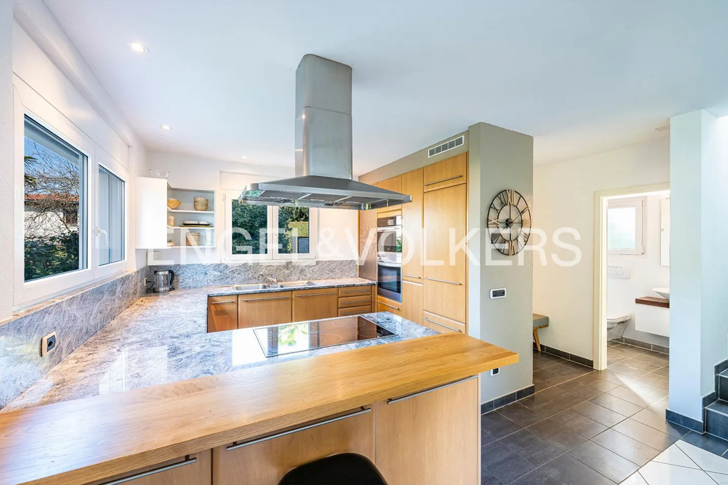 Maison familiale à Montagnola avec jardin lumineux - Photo 5 sur 13