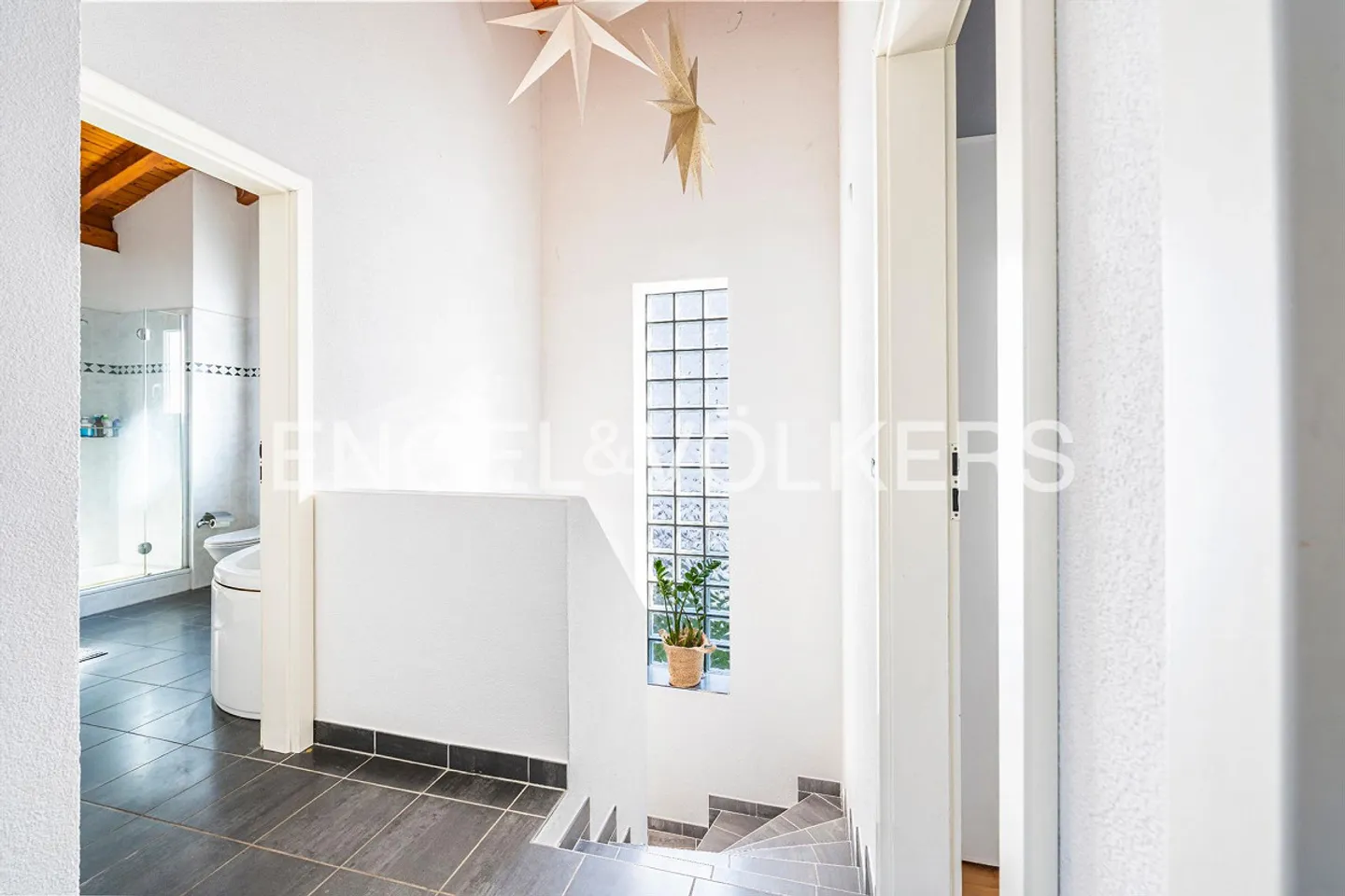 Maison familiale à Montagnola avec jardin lumineux - Photo 9 sur 13