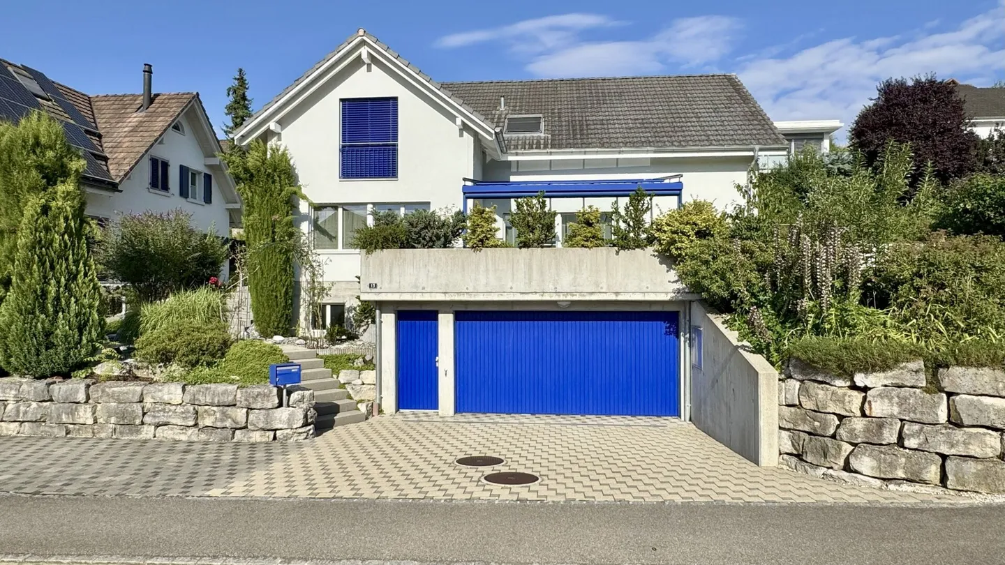 Una casa da amare - moderna casa unifamiliare con idillio da giardino - Foto 2 di 16