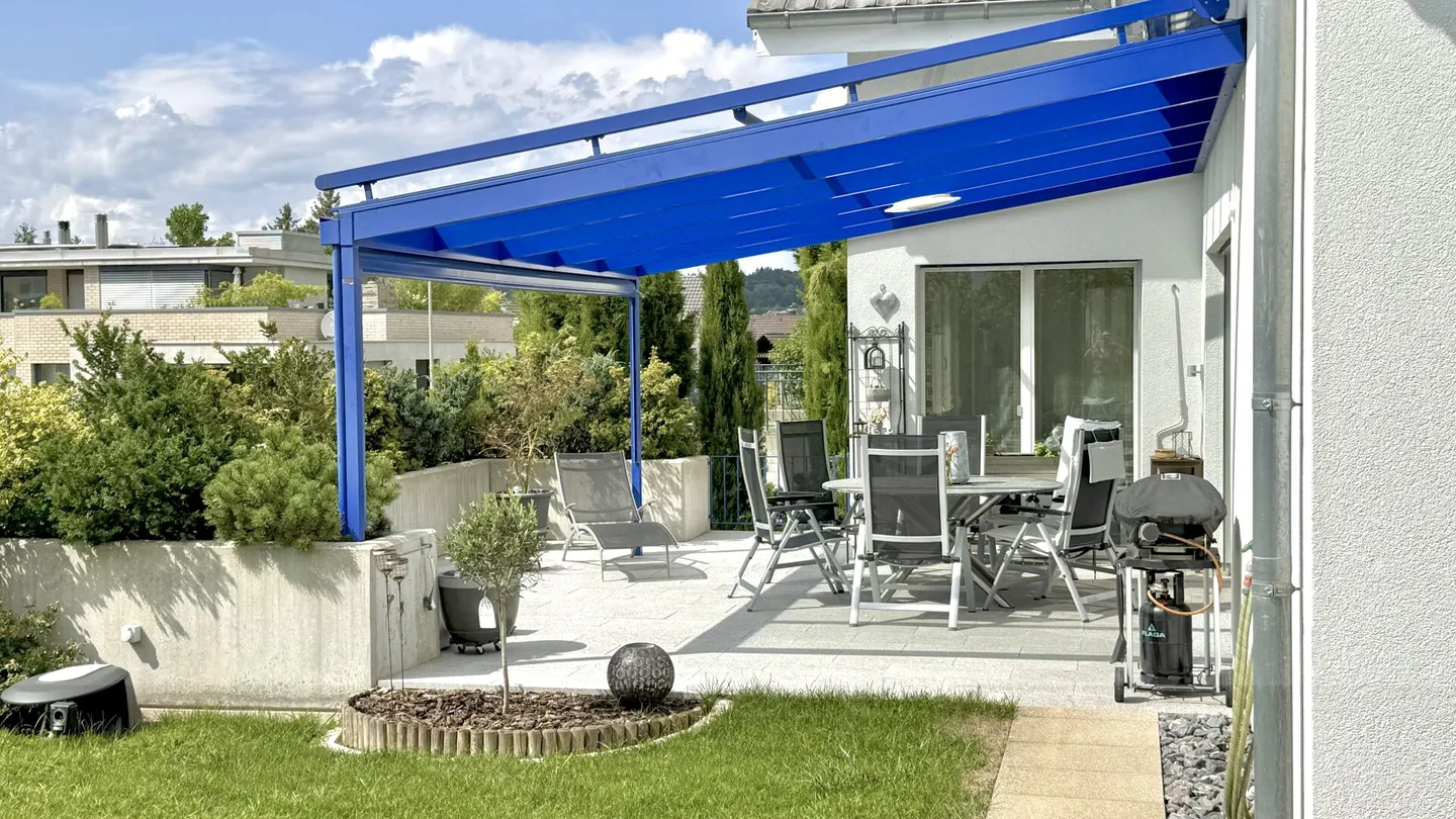 Una casa da amare - moderna casa unifamiliare con idillio da giardino - Foto 3 di 16