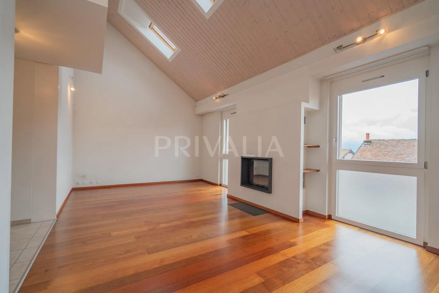 Superb bright apartment in the heart of Bernex - Photo 4 of 12