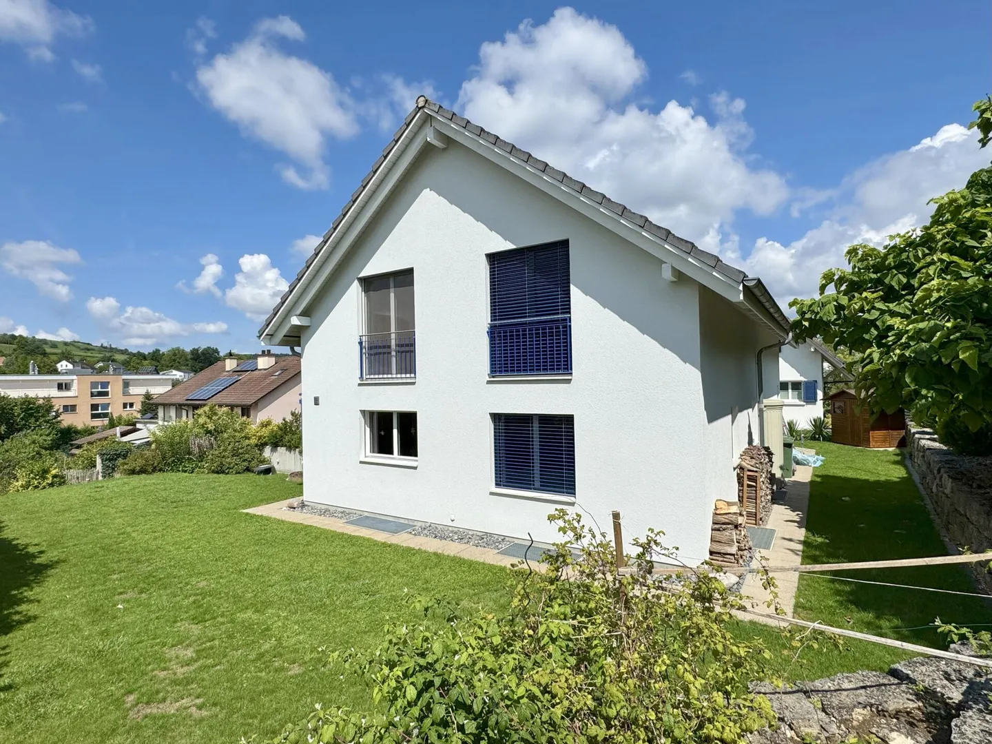 Una casa da amare - moderna casa unifamiliare con idillio da giardino - Foto 5 di 16