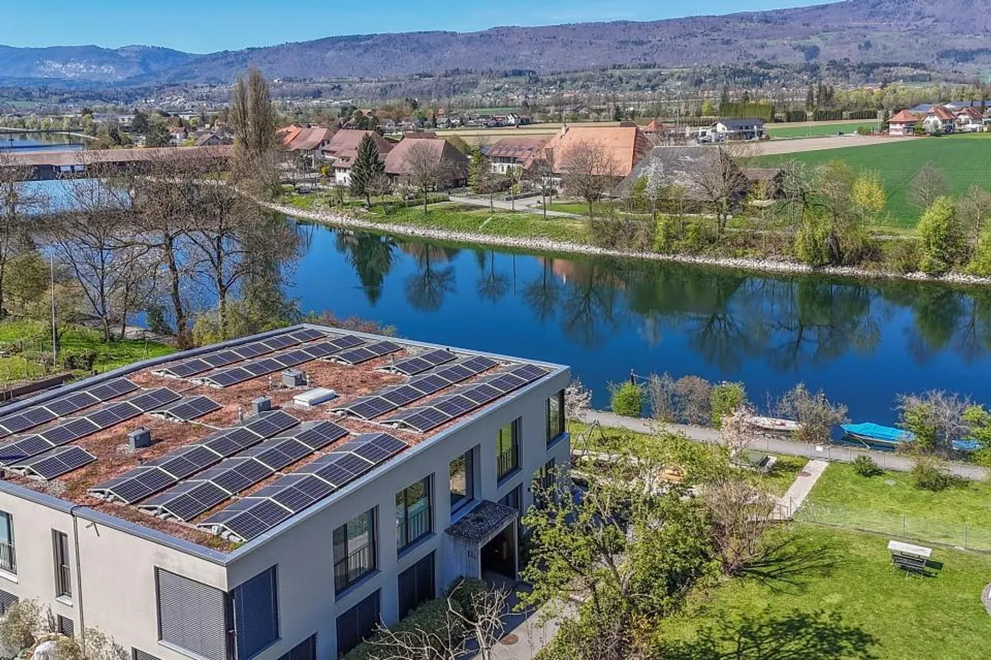 Appartamento giardino attraente di 4½ locali presso l'Aare - Foto 1 di 13