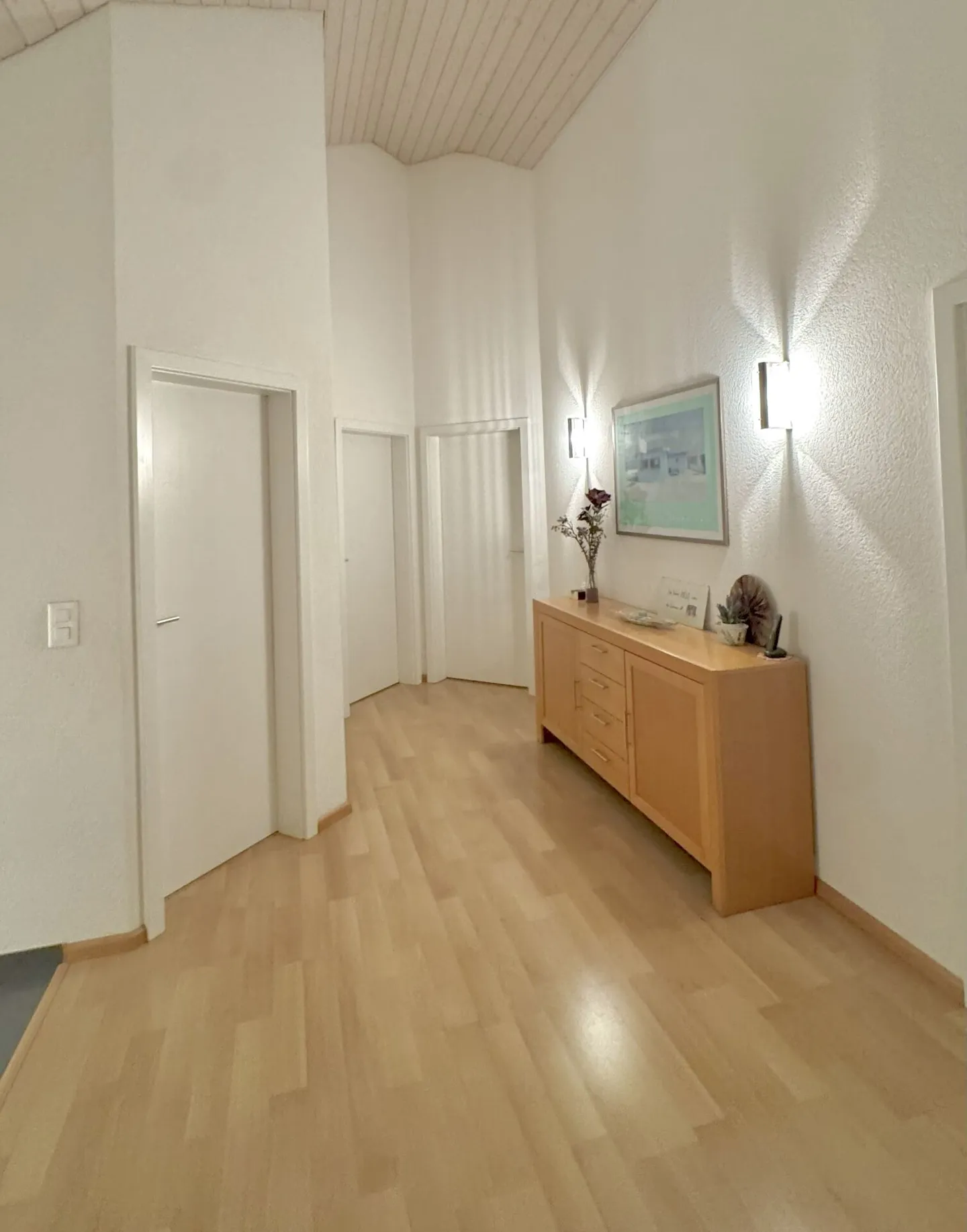 Una casa da amare - moderna casa unifamiliare con idillio da giardino - Foto 10 di 16