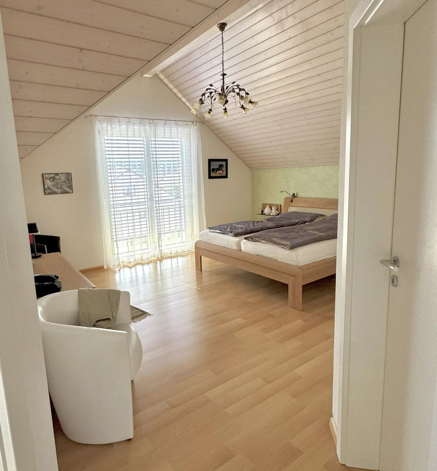 Una casa da amare - moderna casa unifamiliare con idillio da giardino - Foto 12 di 16