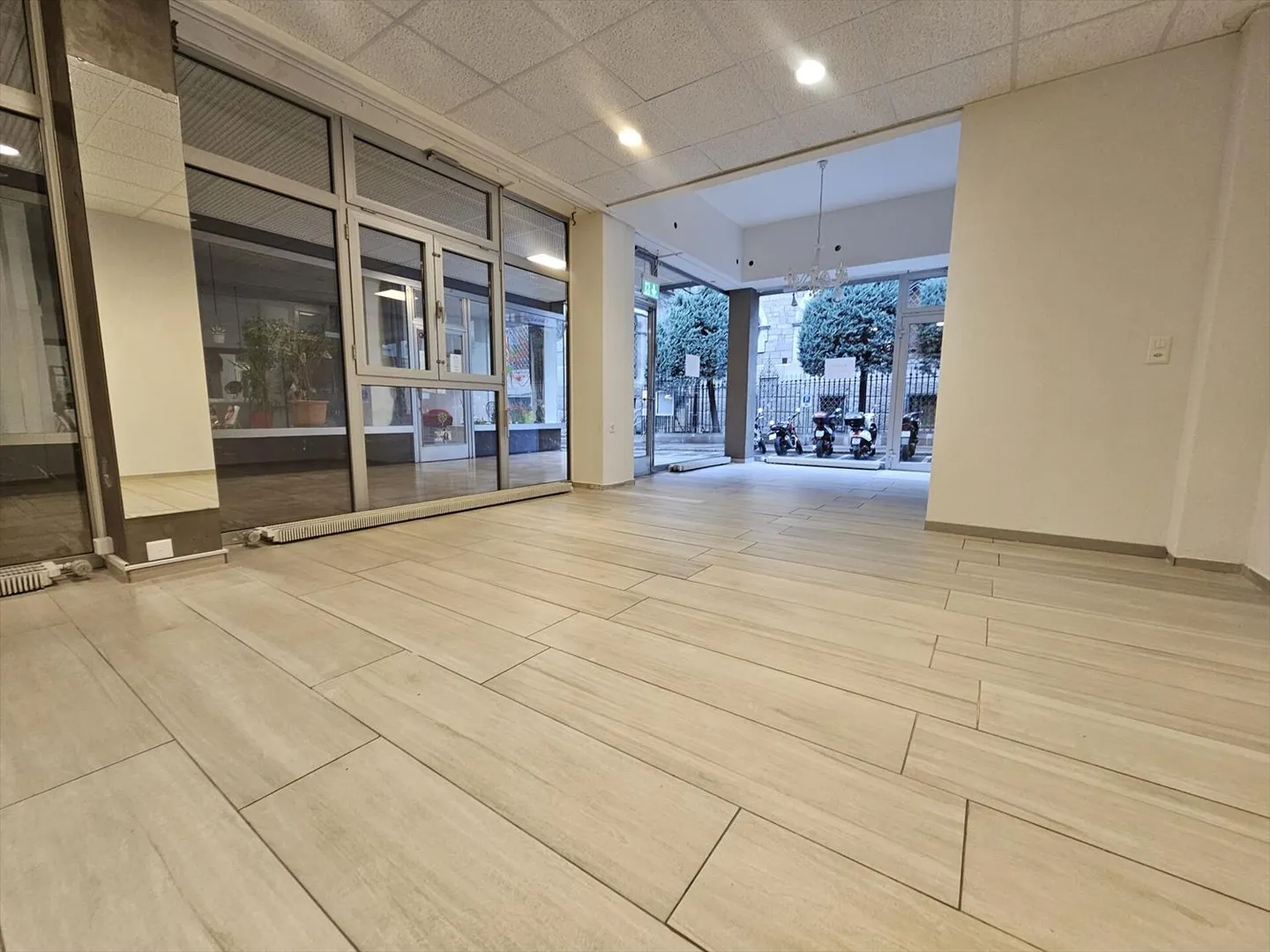 Commercio 52 m2 a Sion - Foto 1 di 4