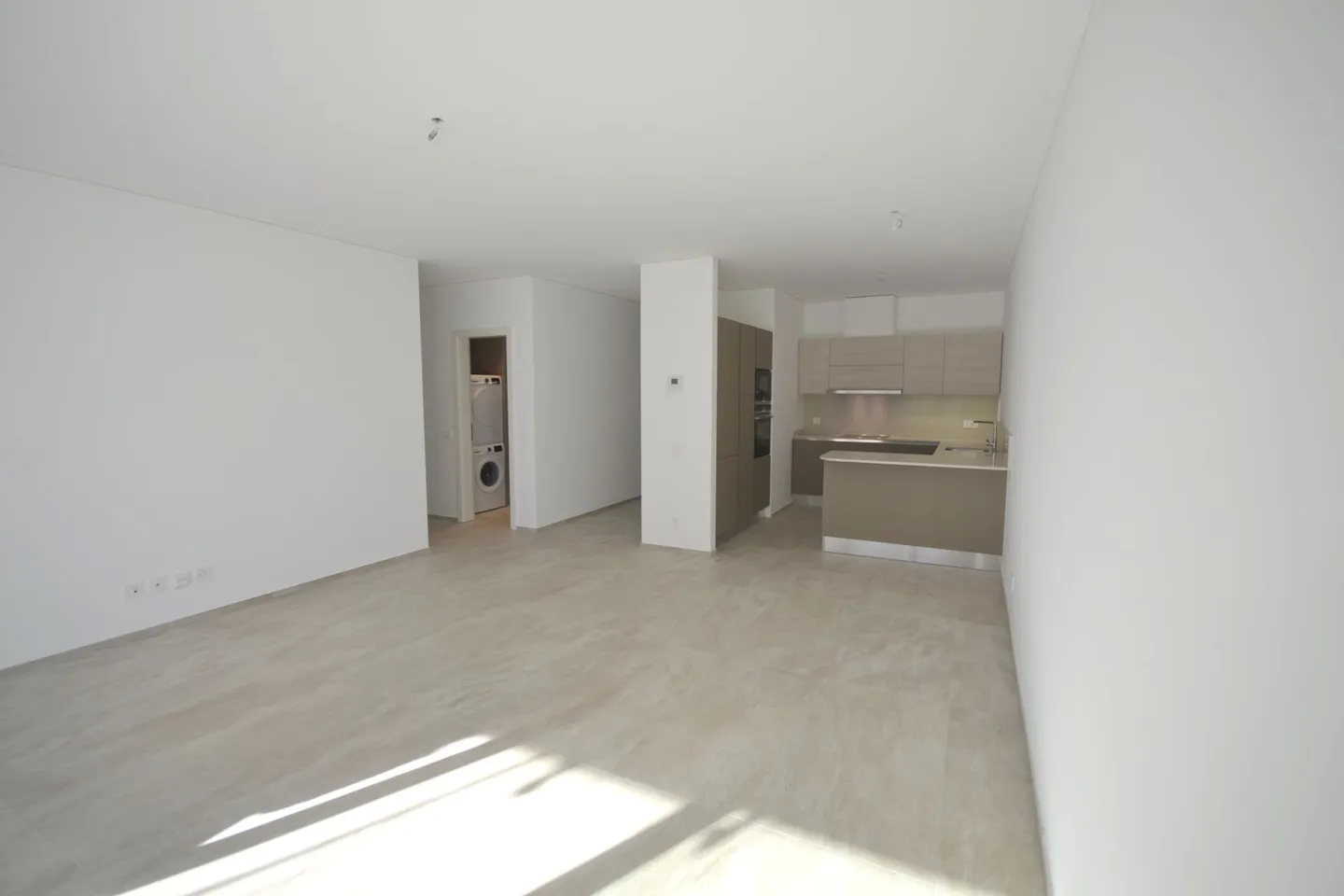 Lugano - Residenza Agorà - Appartamento 2,5 locali 6° piano - Foto 1 di 8