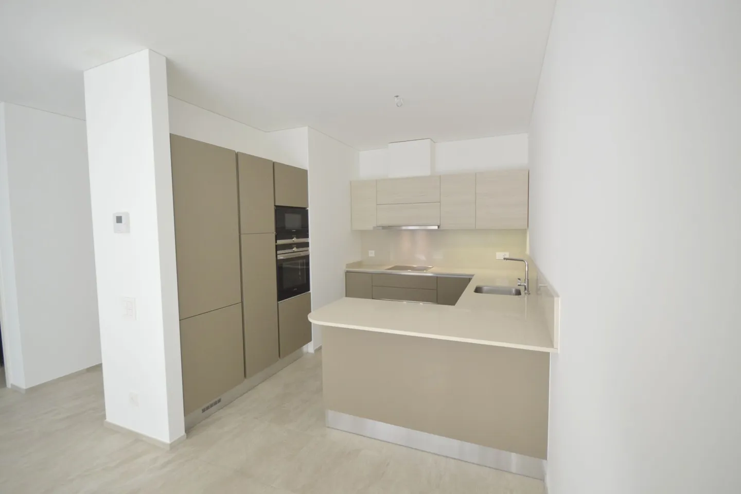Lugano - Residenza Agorà - Appartamento 2,5 locali 6° piano - Foto 2 di 8
