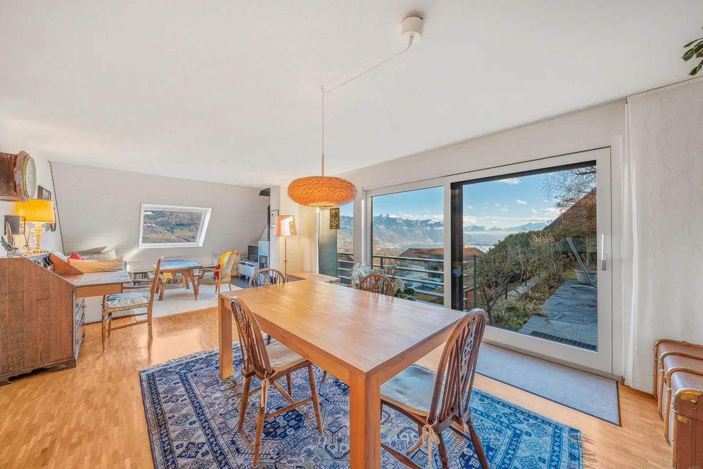 Exklusiv! Wunderschöne 3,5-Zimmer-Wohnung mit Garten und Seeblick - Foto 1 von 10