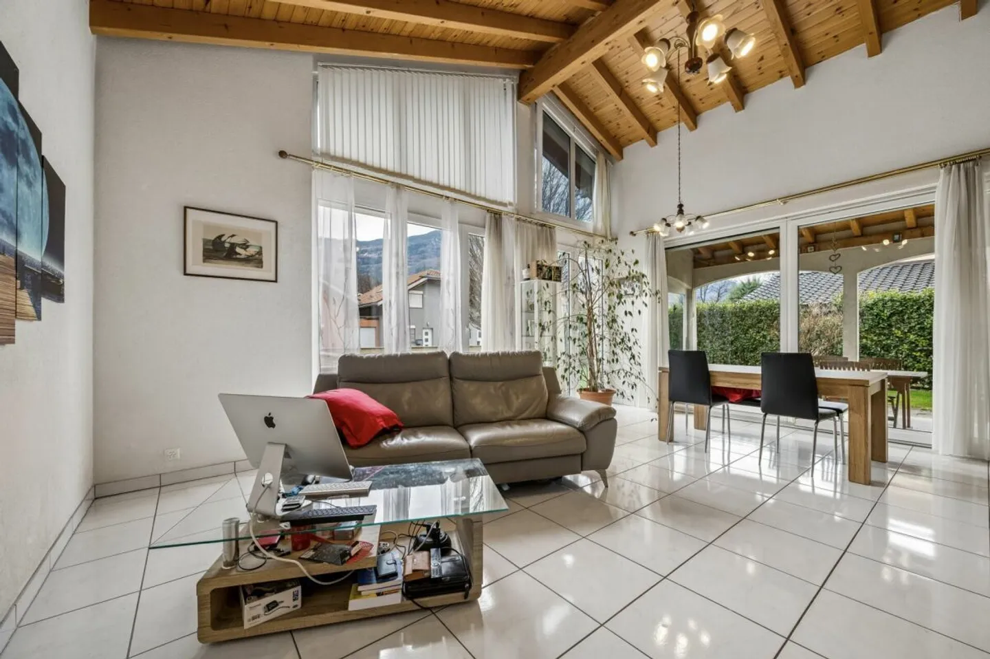 Familienvilla mit 5 Zimmern und Garten - Foto 3 von 14